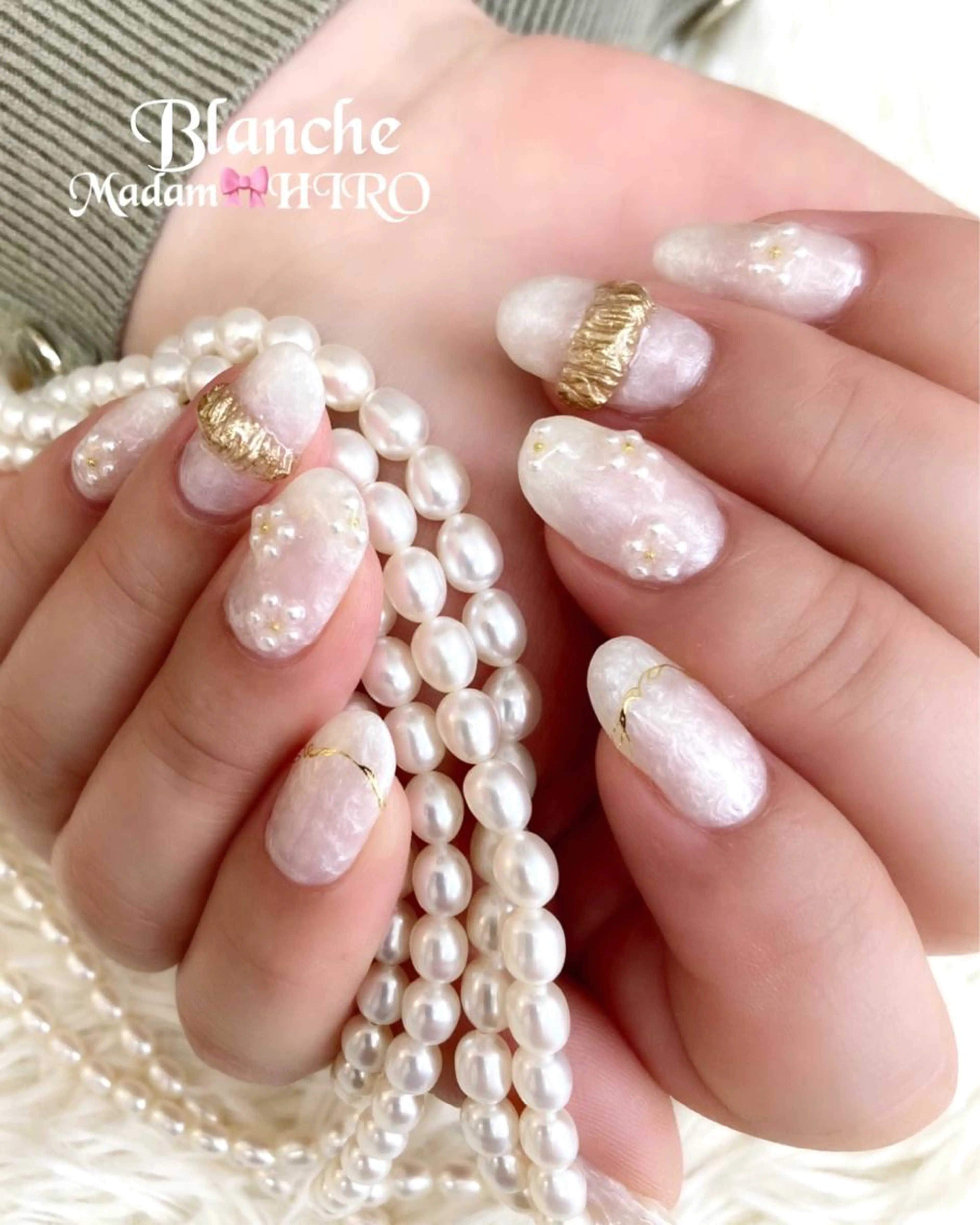 上品な✨ホワイトパールネイル✨の写真