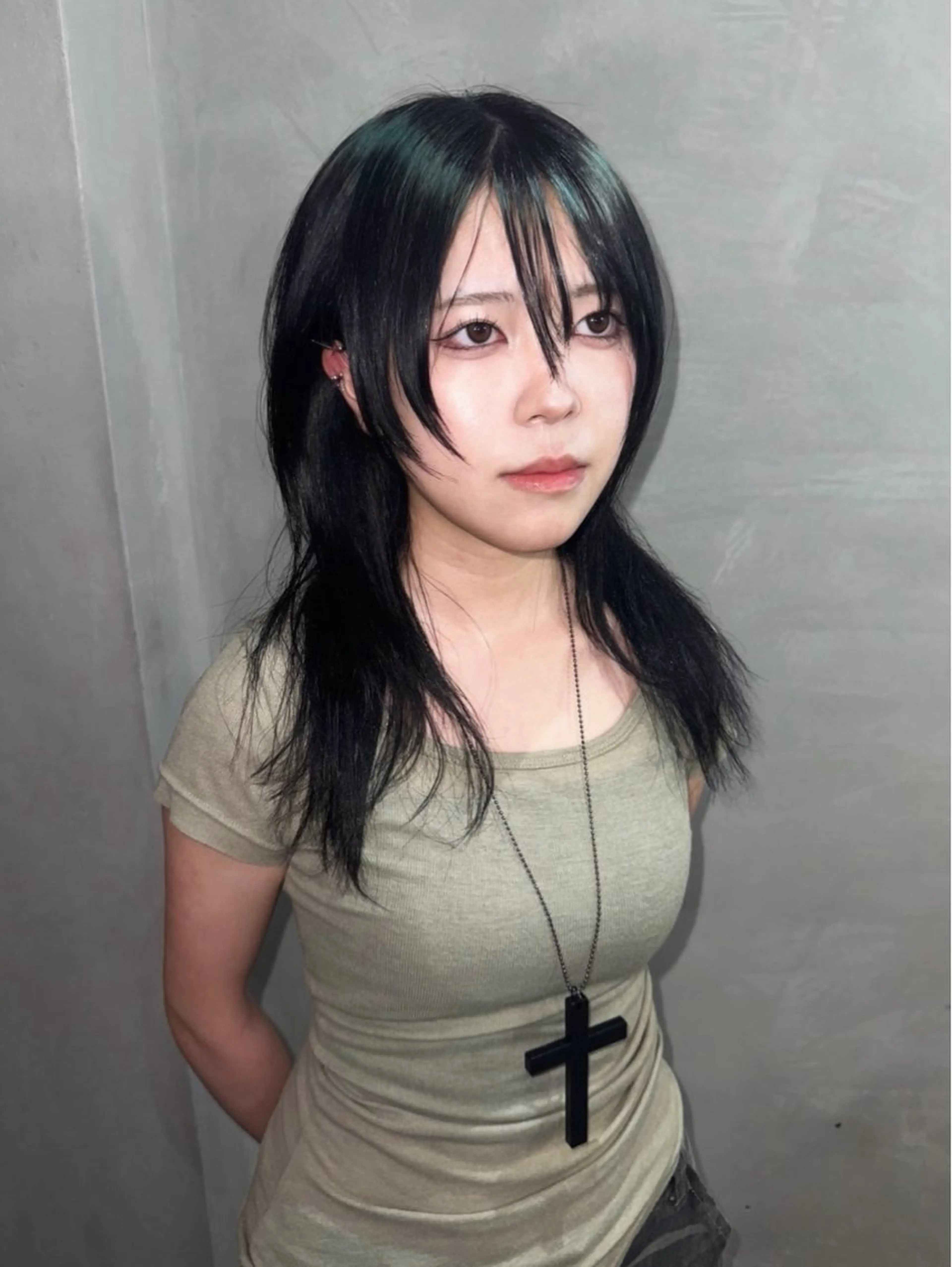 ミディアム カット ヘアカラー トリートメント ブリーチ・レイヤ ー特化🔥 ちかまるのヘアスタイル