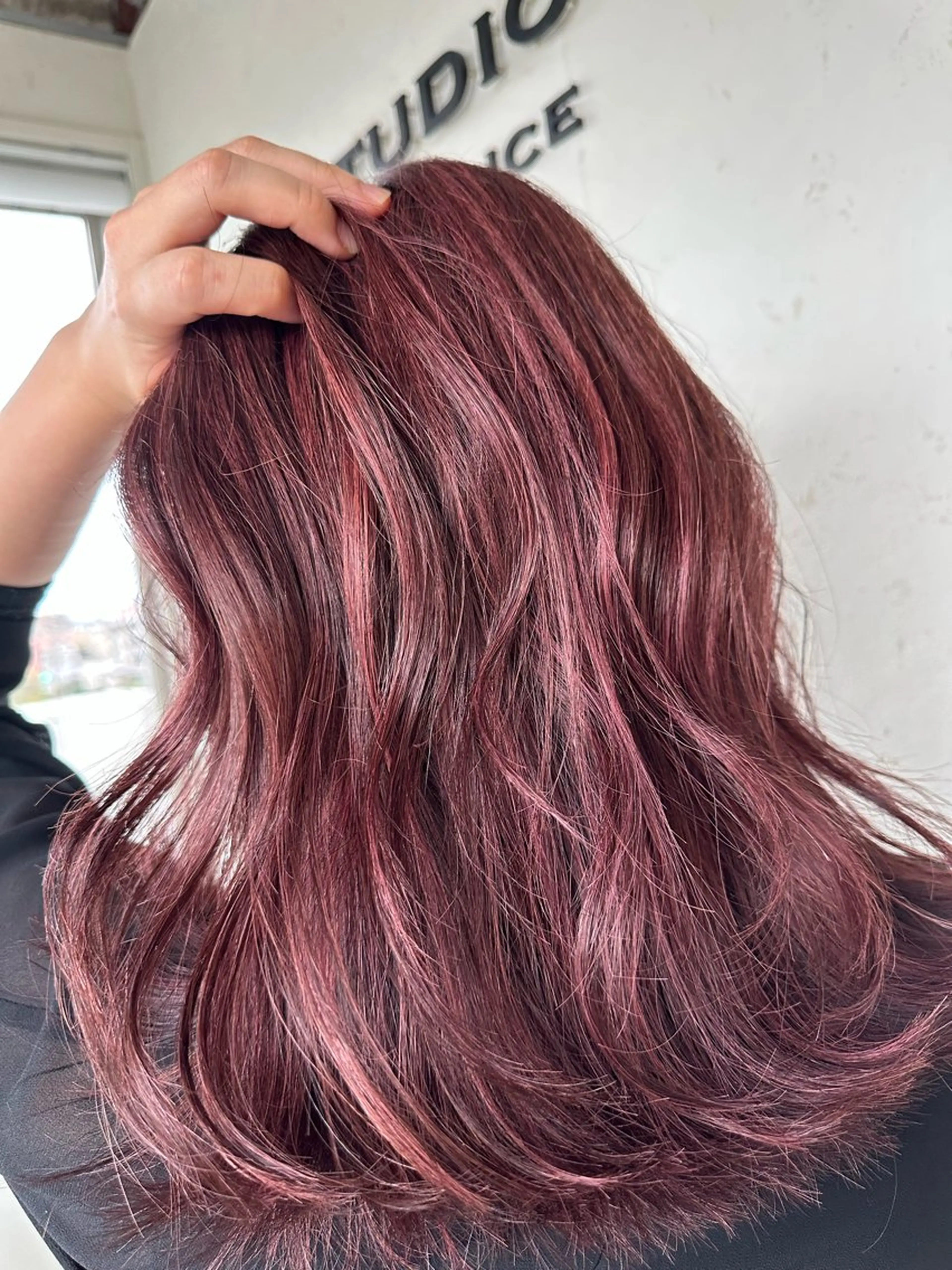 セミロング アッシュ ボブ くびれヘア ハイライト 髪質改善 うる艶カラー美容師 ayumiのヘアスタイル