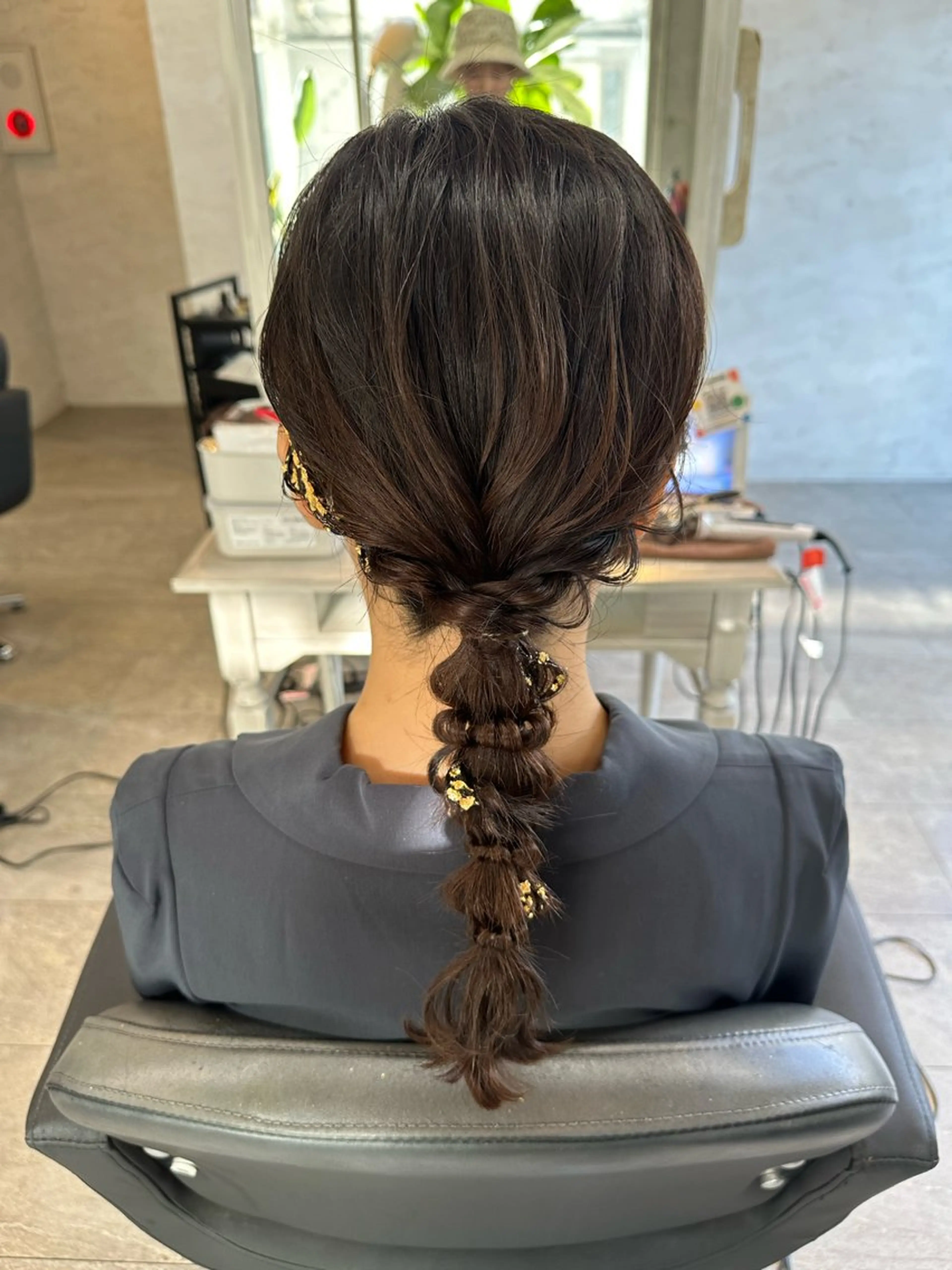 セミロング ヘアアレンジ 女性に人気♪ はやしほのかのヘアスタイル