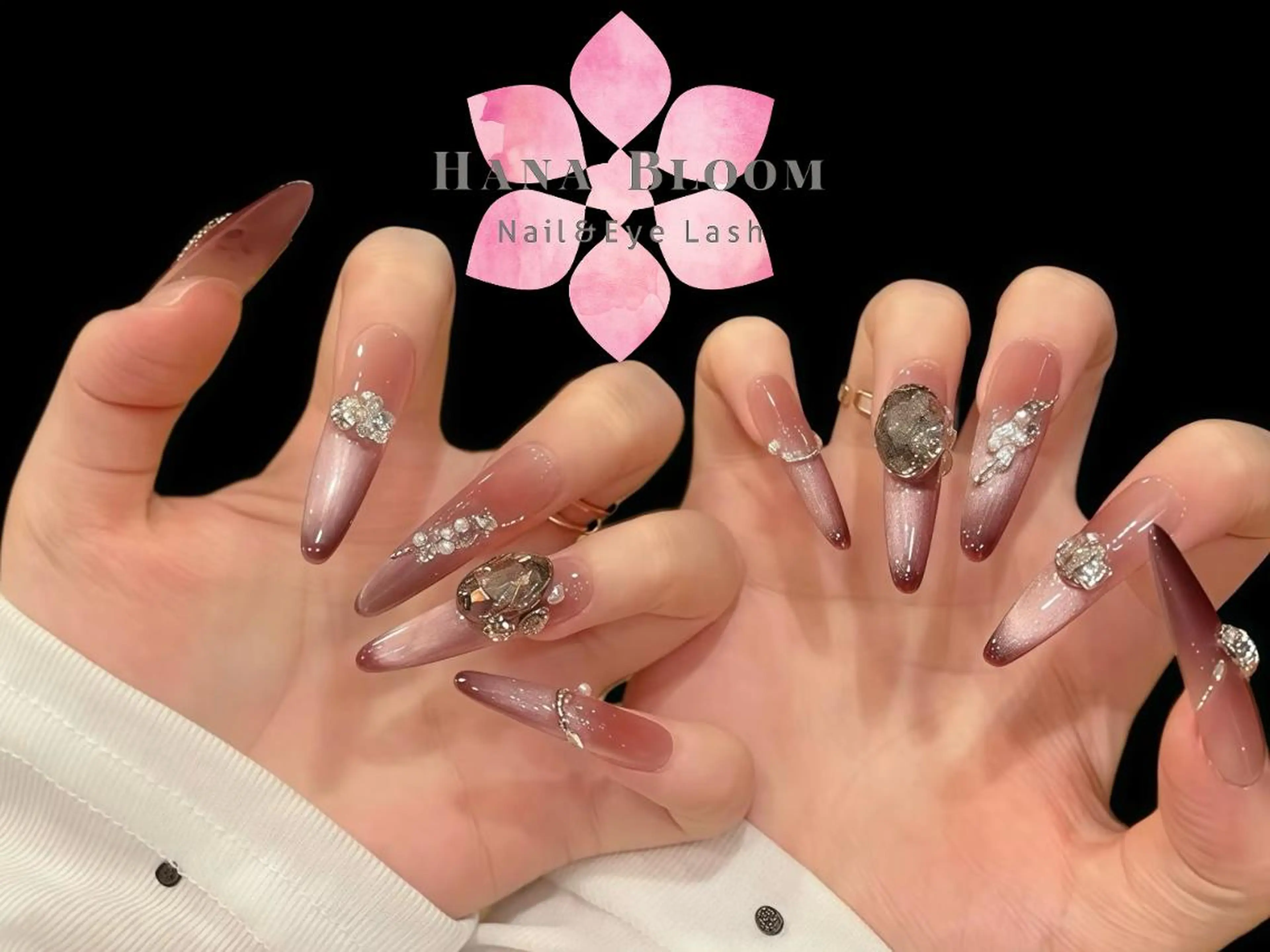 ネイル 長さ出し フレンチネイル ジェルネイル マグネットネイル ミラーネイル ハンドネイル ハンドケア Hana Bloom Nail 練習モデルのネイルデザイン