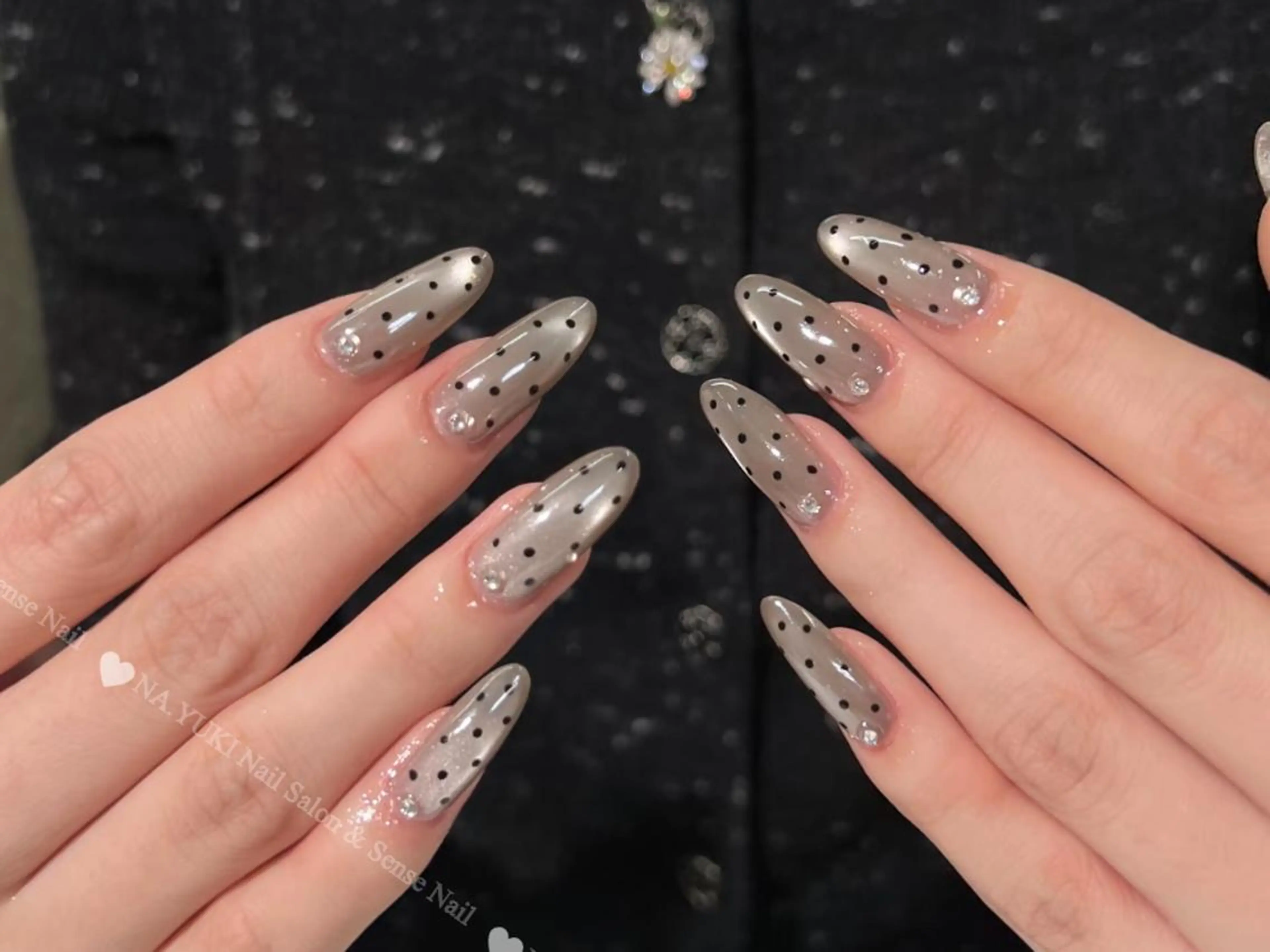 ネイル ドット ガーリー マグネットネイル ミディアムネイル 春ネイル ハンドネイル ハンドケア 💗NA.YUKI NAIL💗のネイルデザイン