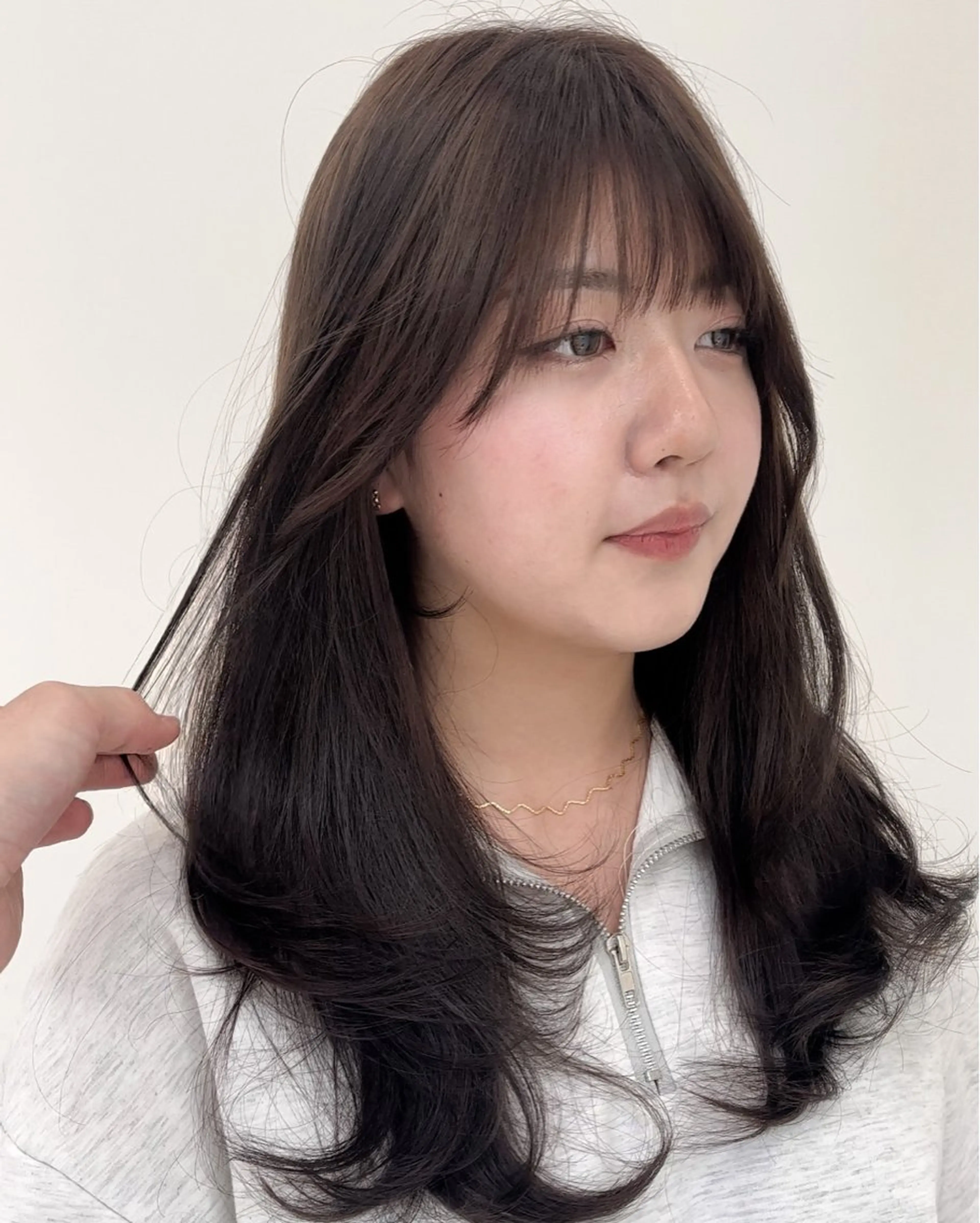 セミロング カラー 透明感カラー グレージュ 顔周りカット レイヤーカット 小顔カット カット ヘアカラー トリートメント ミタニ/髪質改善 /レイヤーカットのヘアスタイル