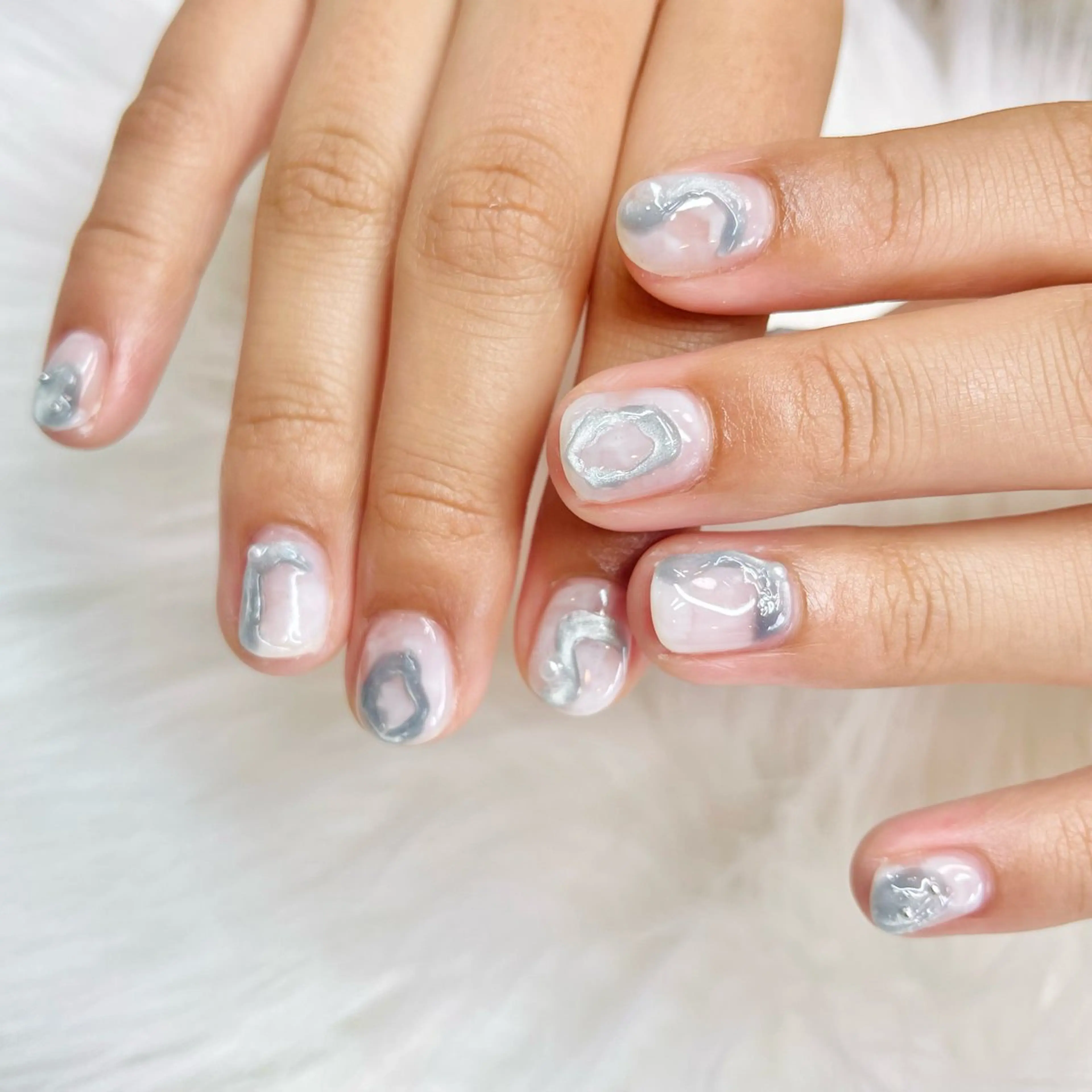 ネイル ニュアンスネイル シンプルネイル Lealea nのネイルデザイン