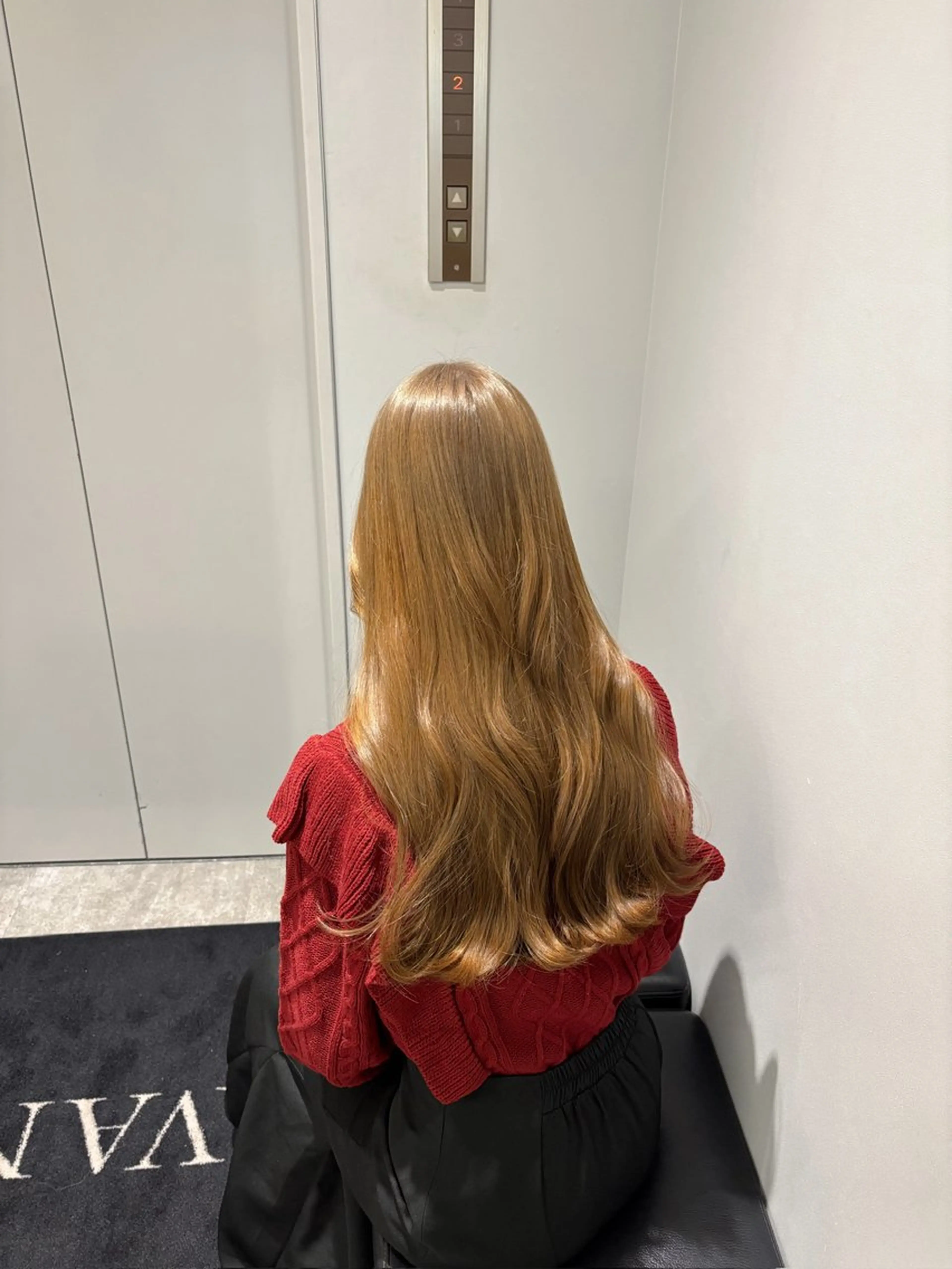 ロング 服部 真希のヘアスタイル