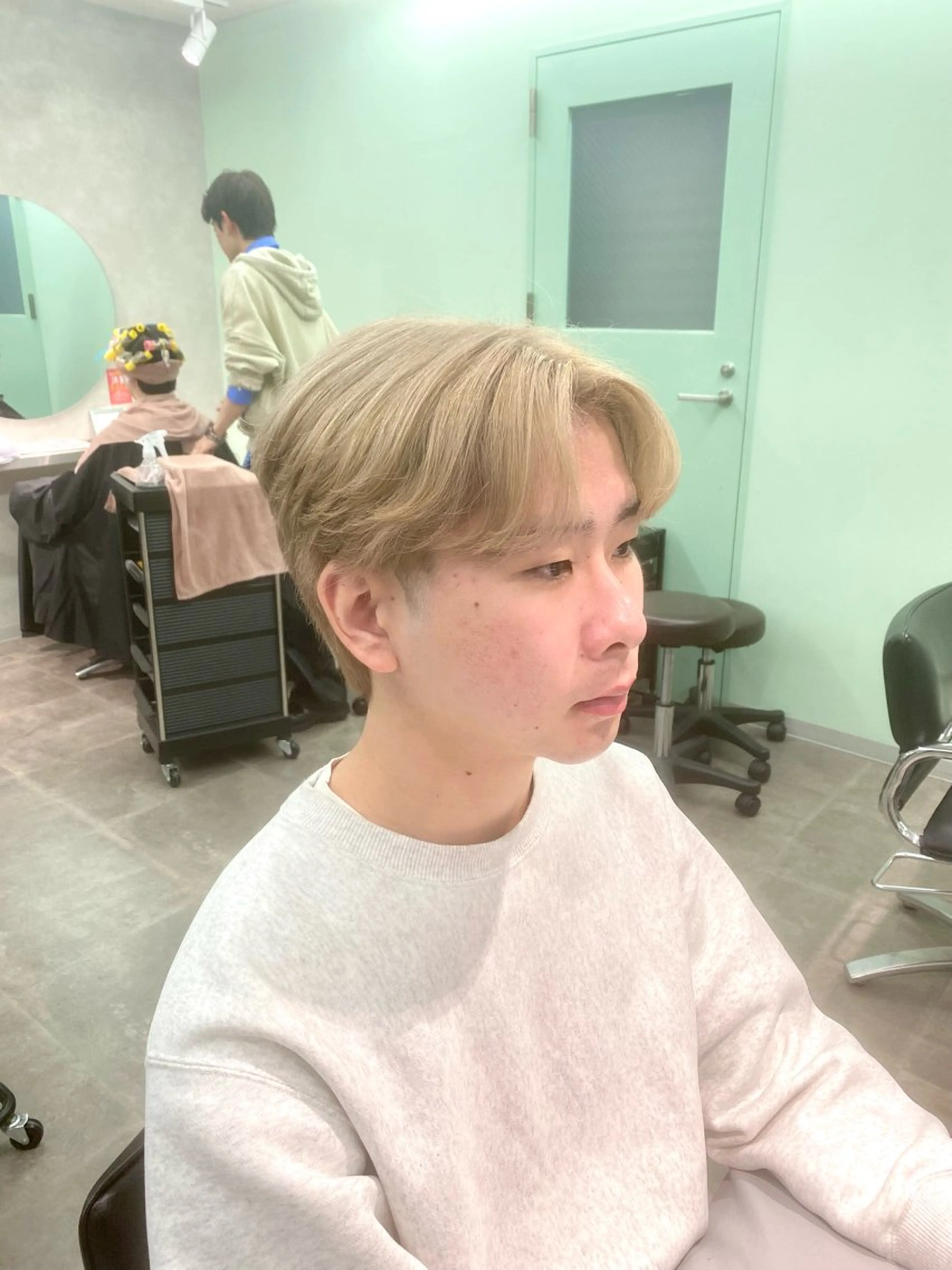 【最強の垢抜け🔥】メンズカット+全体ブリーチダブルカラー✨️ケアブリーチ使用で明るめカラーに😌(千葉駅/韓国メンズ)の写真