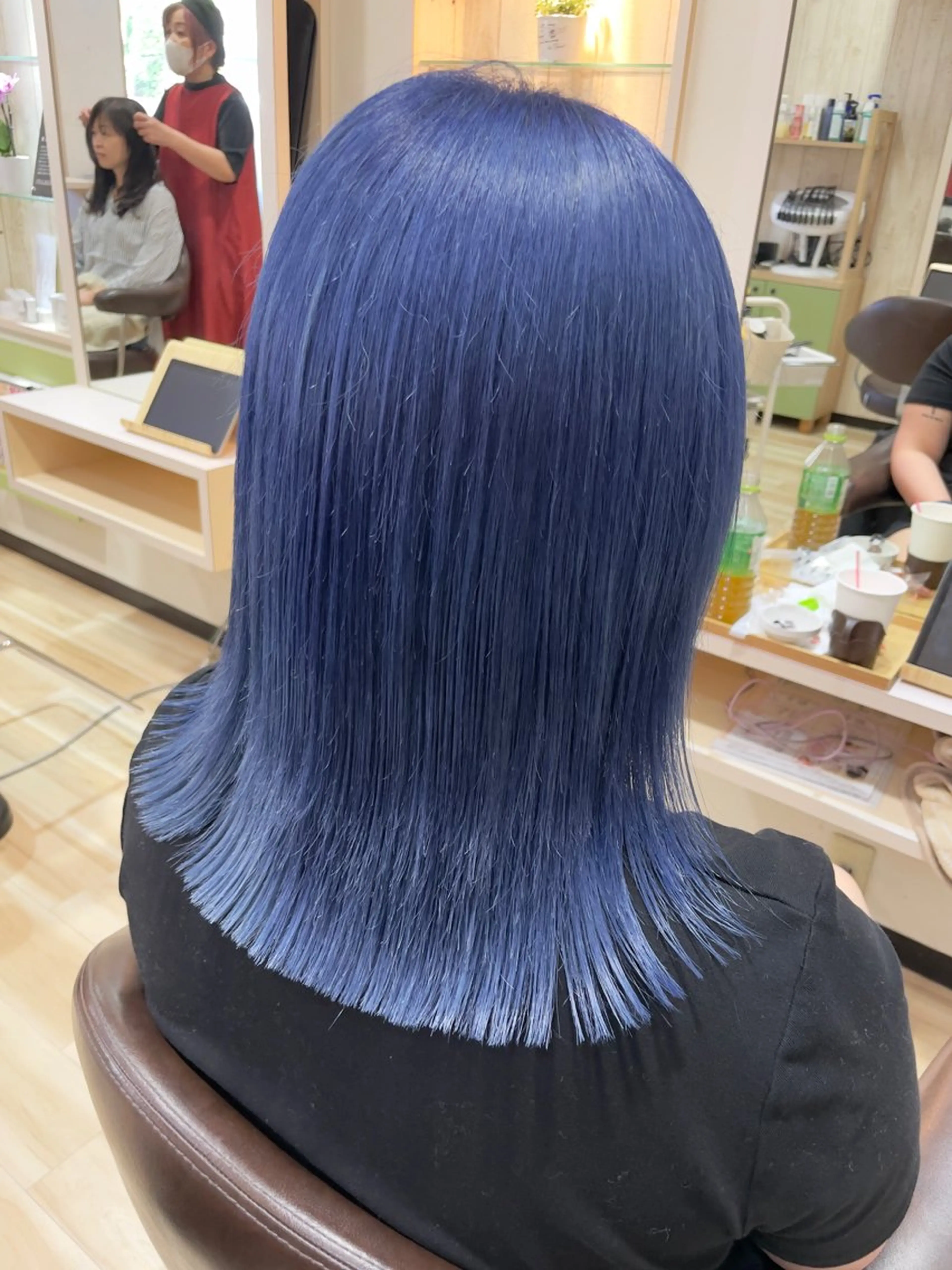 ミディアム カラー ブリーチ ブルーカラー 🌈派手髪ハイトーン 🌈鈴木亮太🌈のヘアスタイル