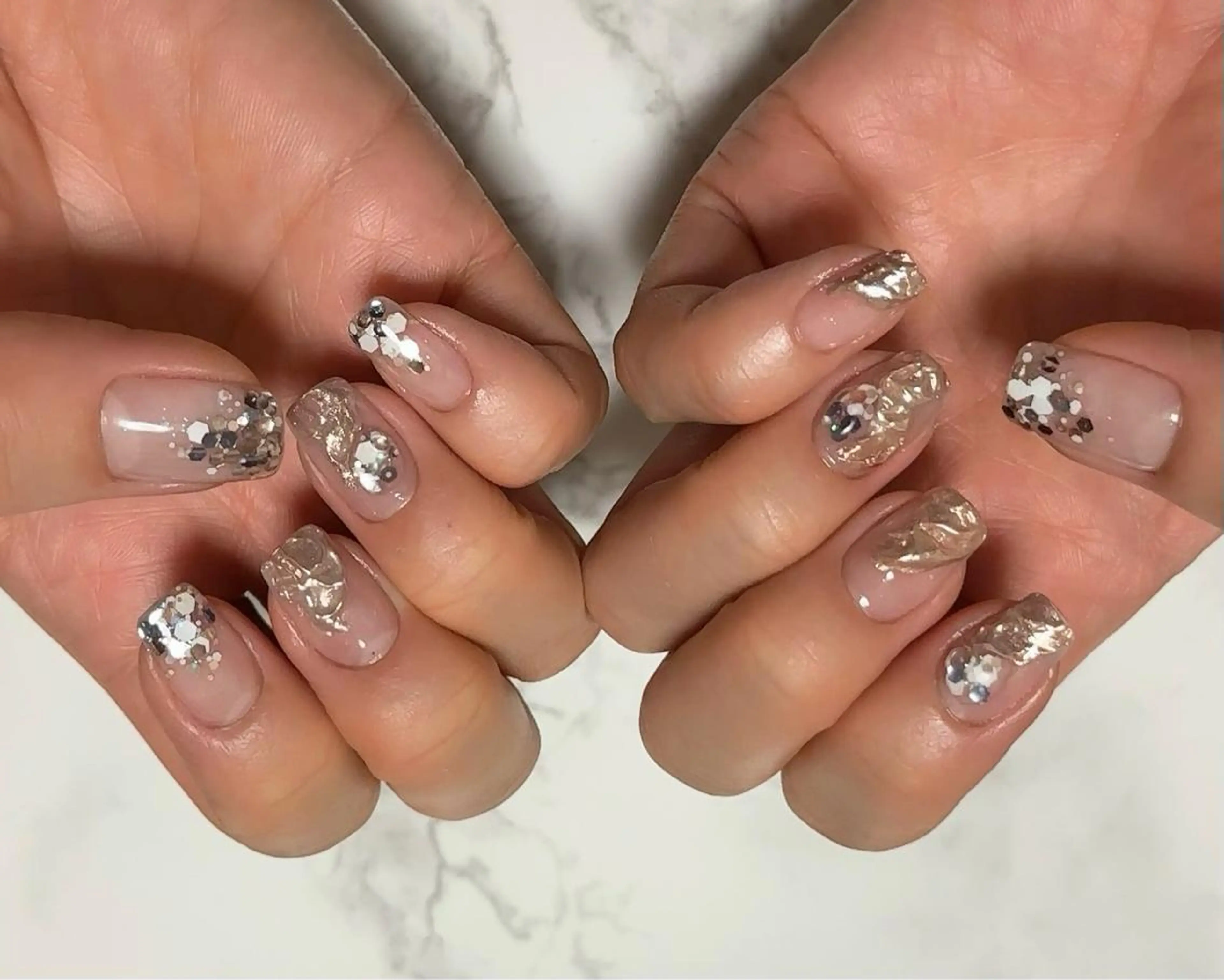 ネイル アートネイル クリアネイル ホログラムネイル キラキラネイル ラメ(グリッター) atelier chic+のネイルデザイン