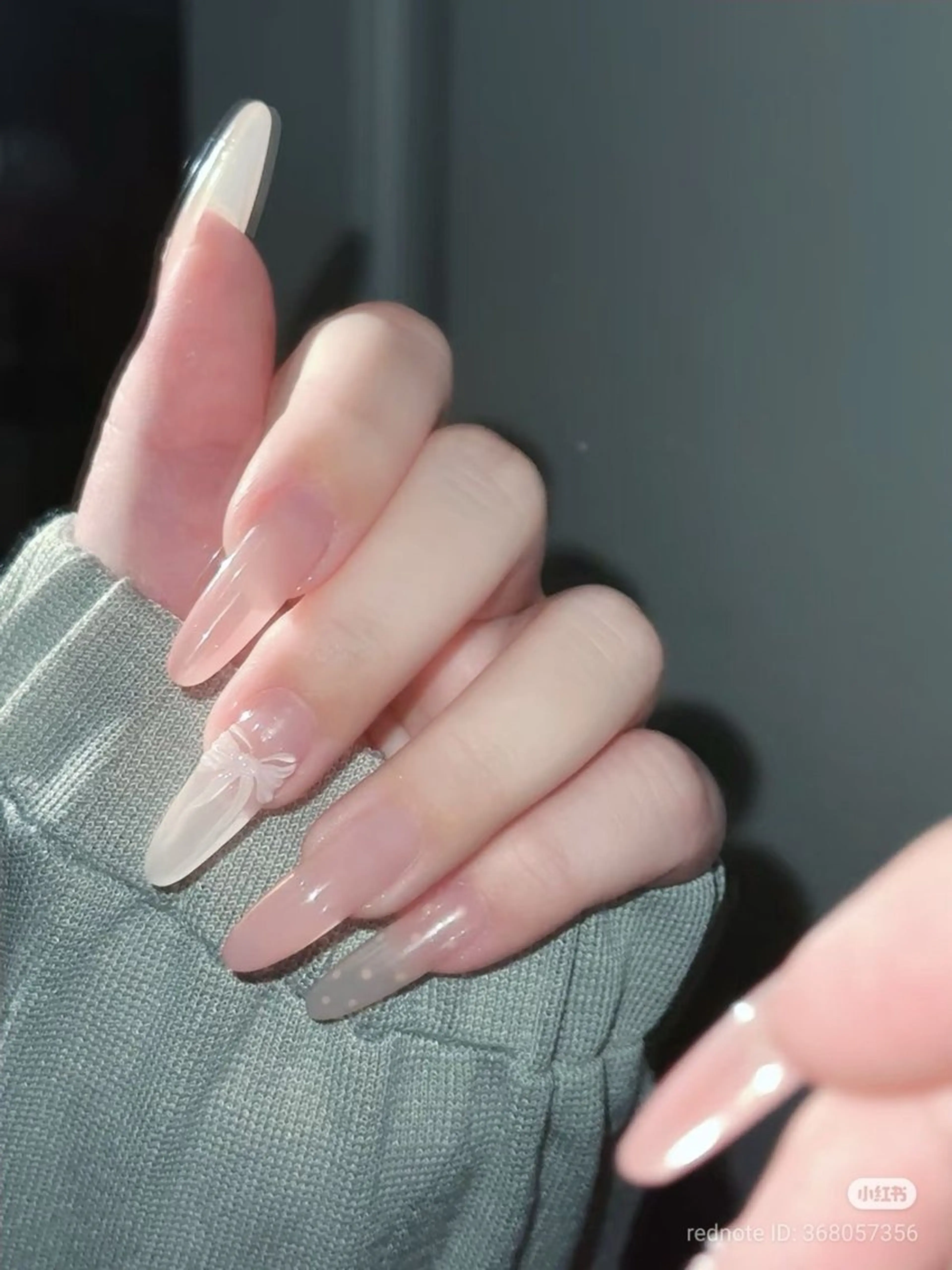 カラー グラデーションカラー ピンクカラー ハンドネイル AIN Nailのネイルデザイン