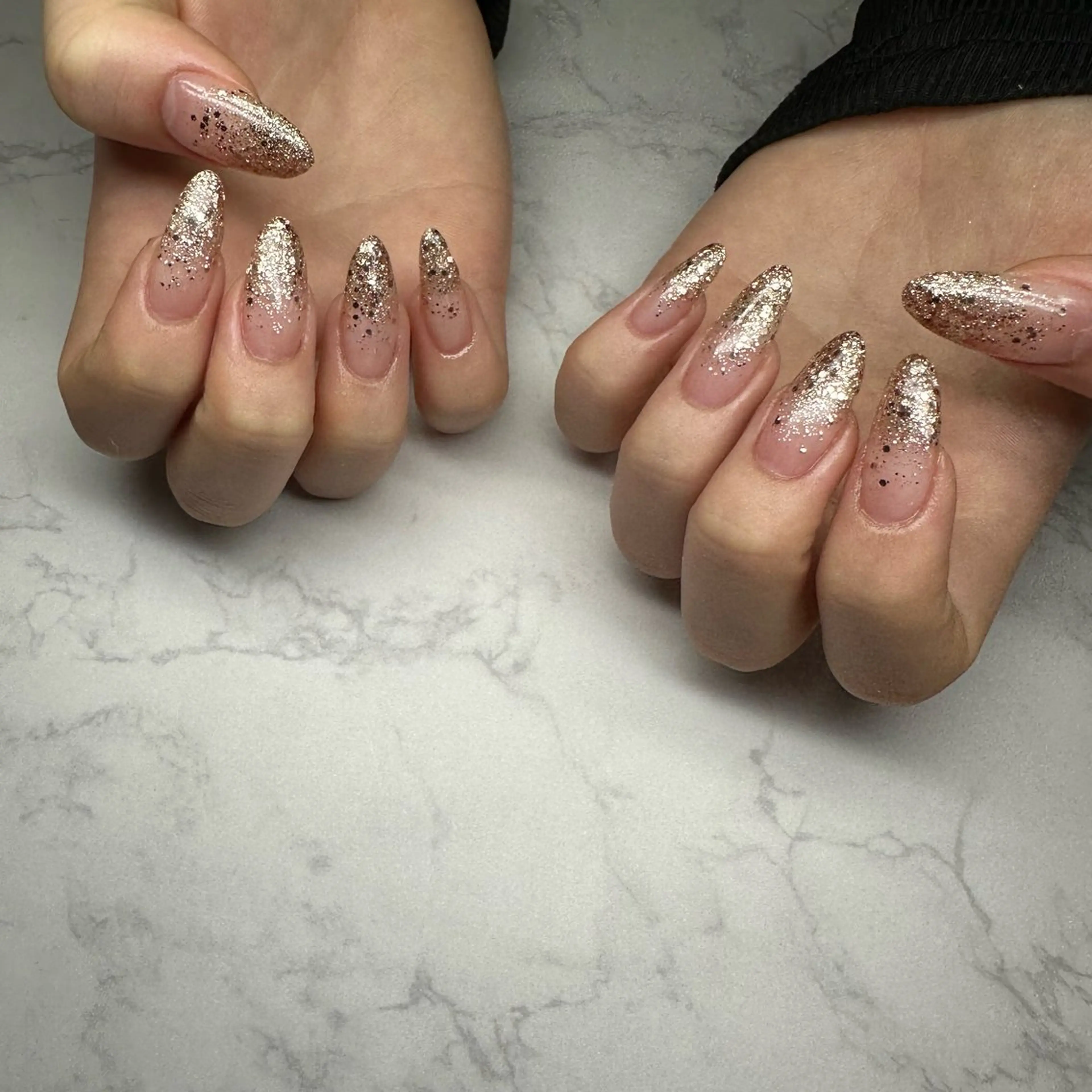 ネイル グラデーション ラメ(グリッター) ラメグラデーション 🐕 369のネイルデザイン