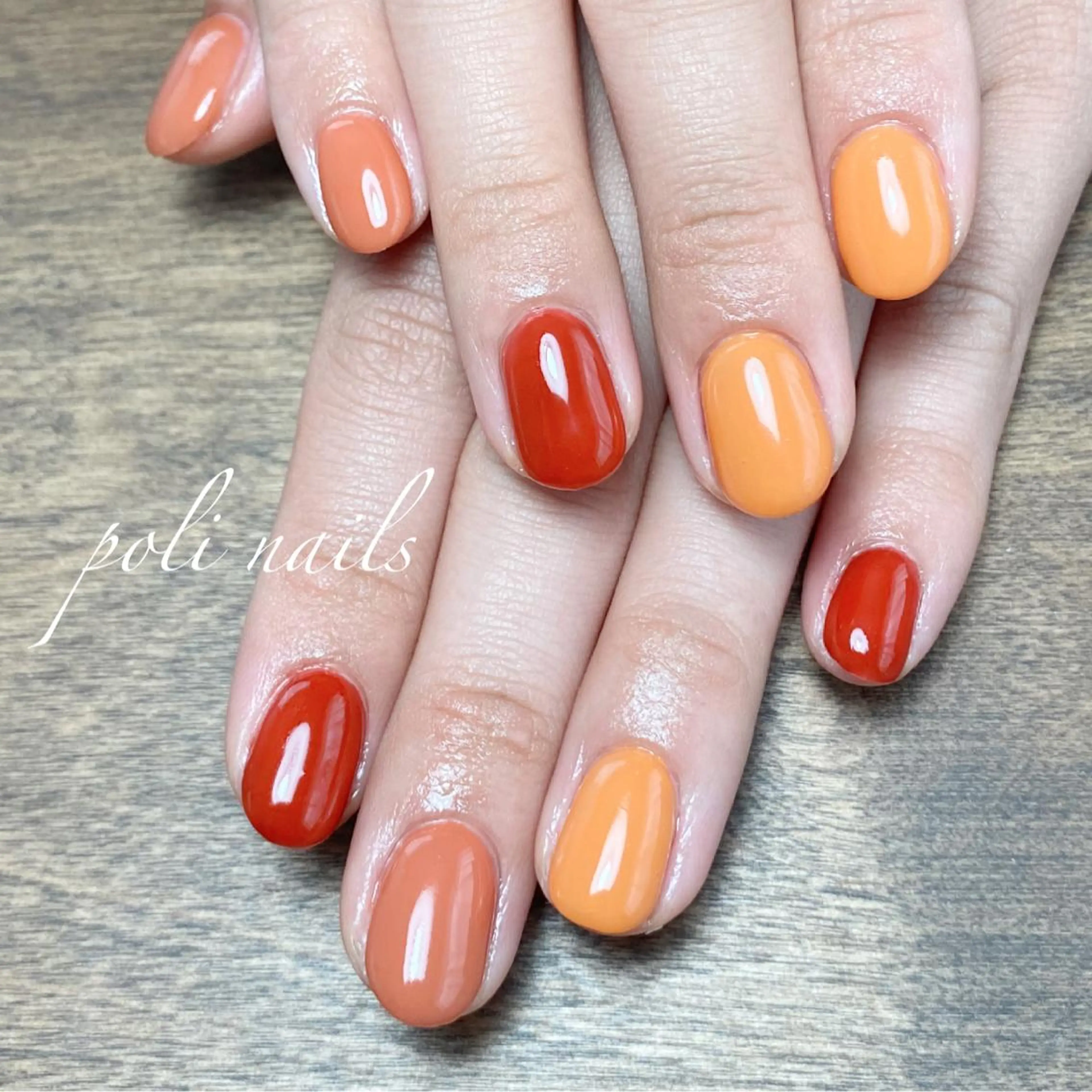 ネイル ワンカラーネイル オレンジ ハンドネイル poli nailsのネイルデザイン