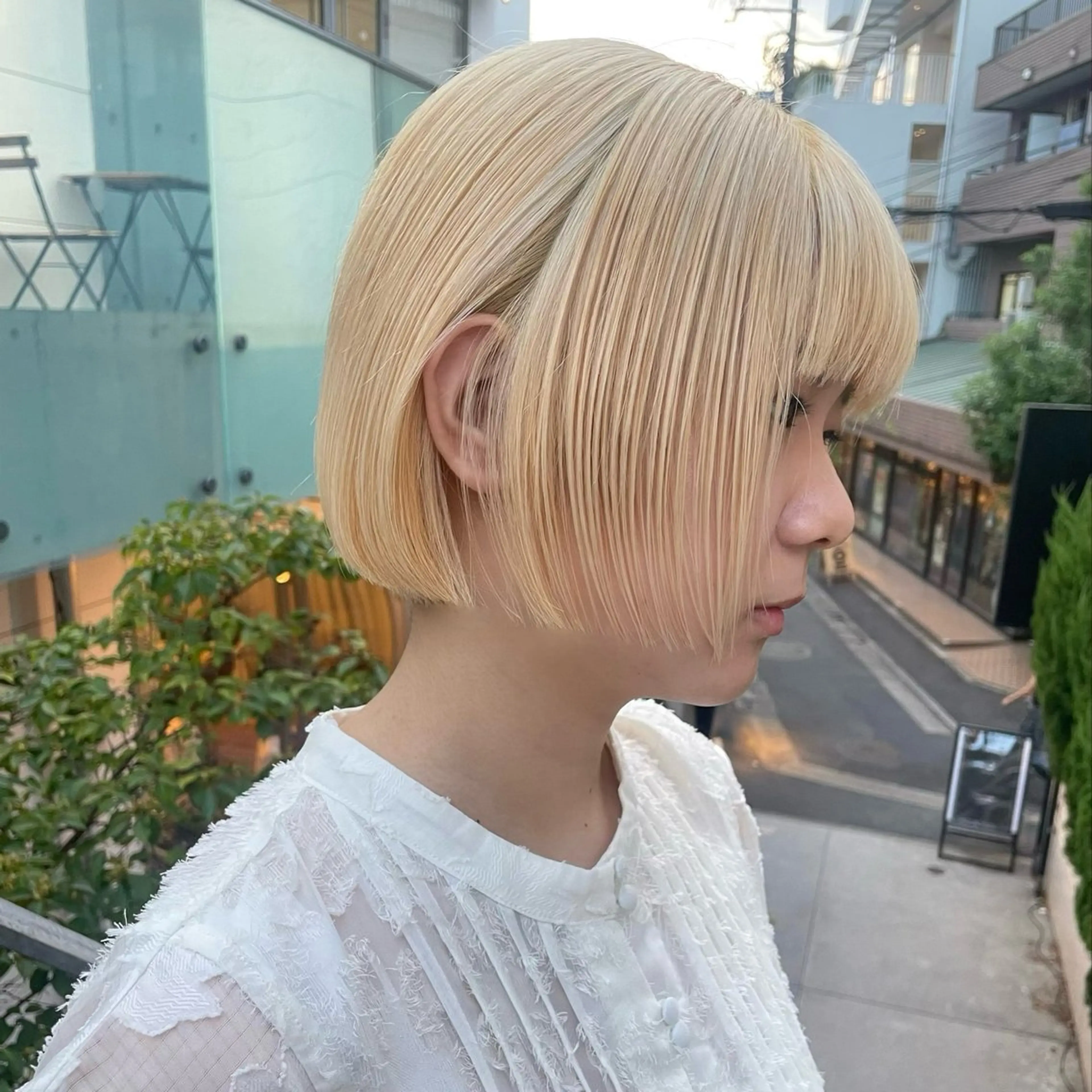 ショート カラー 抜きっぱなしブロンド ブロンド ヘアカラー トリートメント ボブハイトーン🦖 デザインMAMIのヘアスタイル