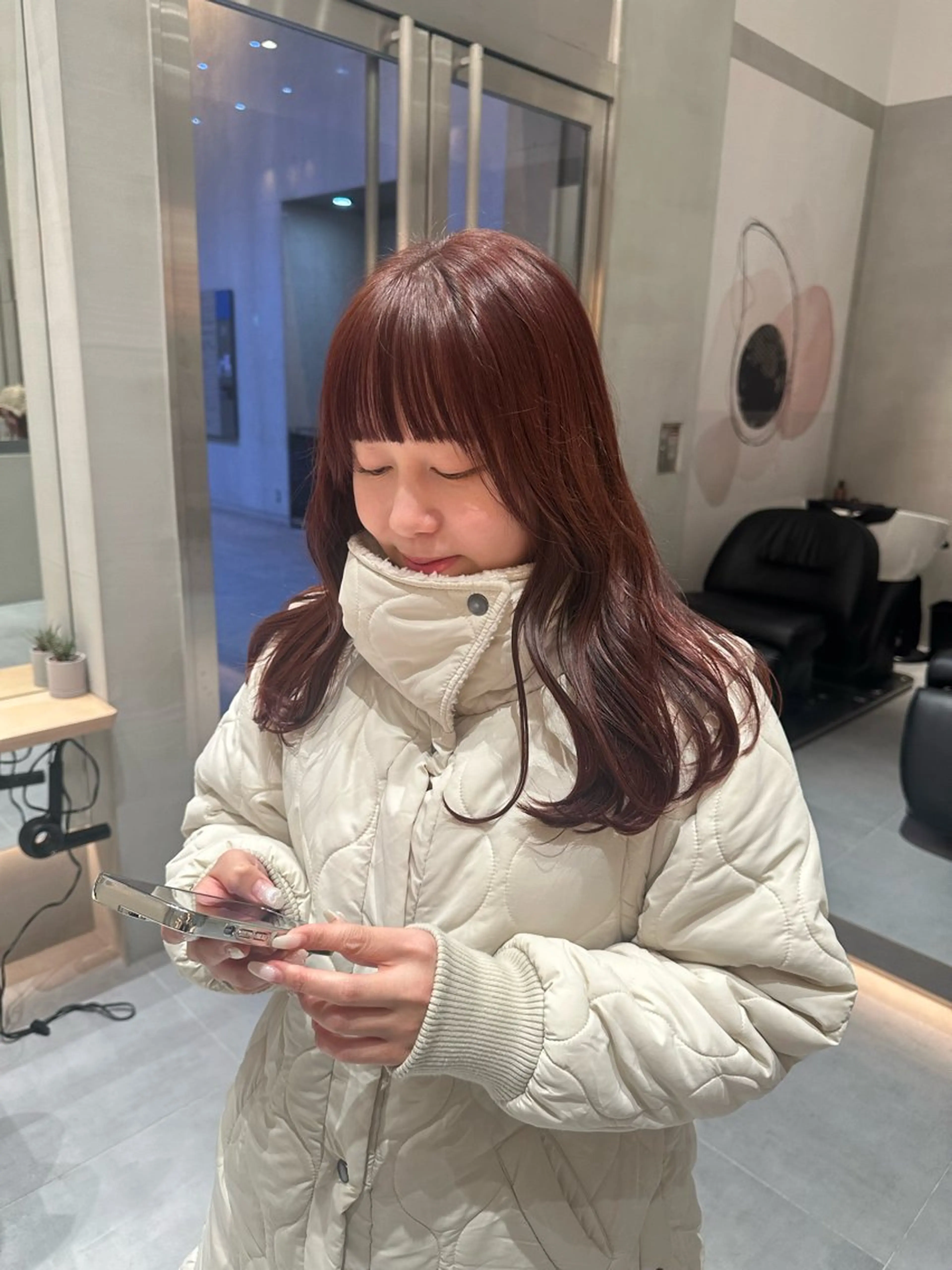 ミディアム カラー ヘアカラー トリートメント ヘッドスパ ヘアセット ミオ💎透ける暗髪 ショートカットのヘアスタイル