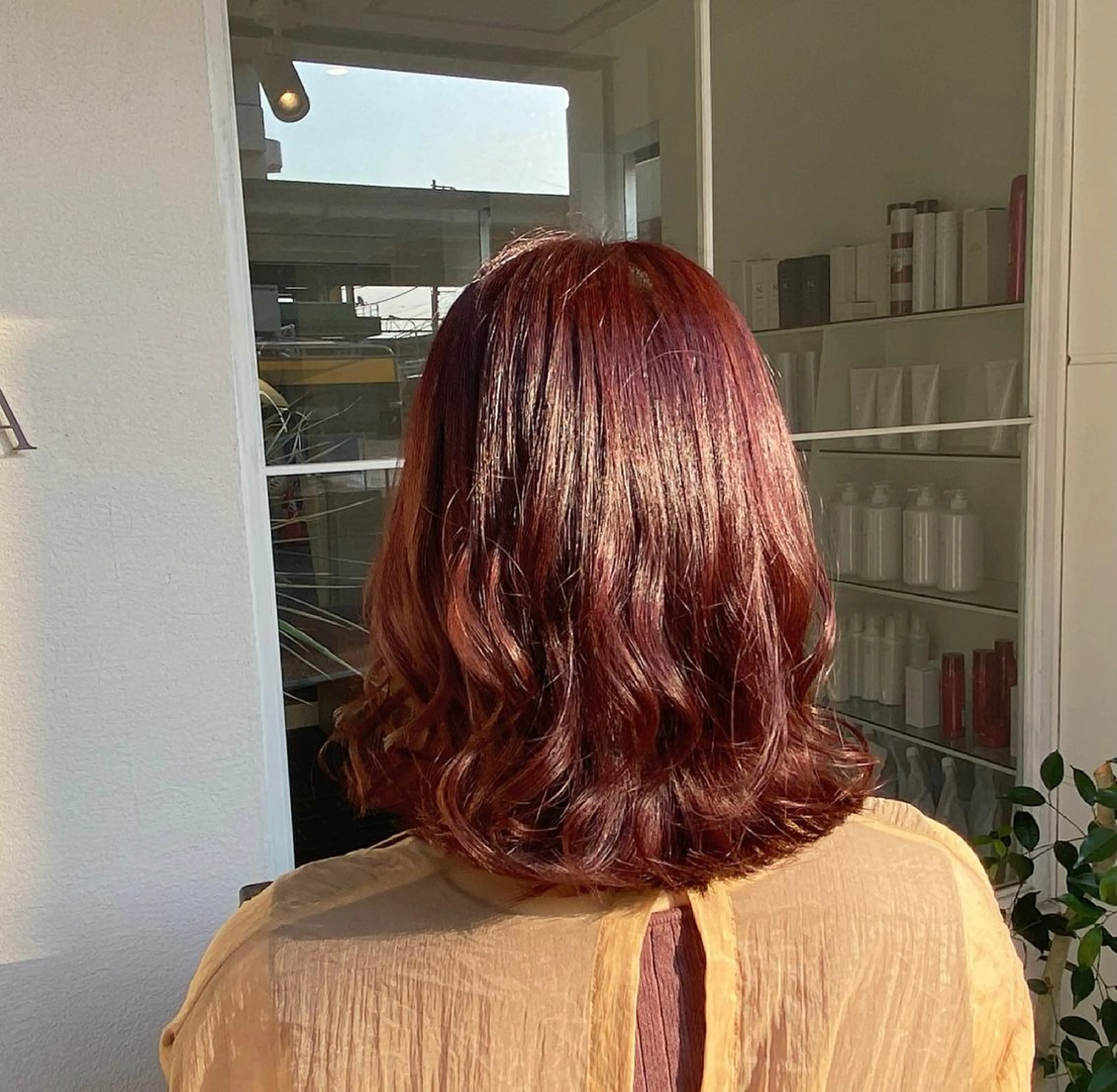 ミディアム レッドブラウン たなか もえなのヘアスタイル