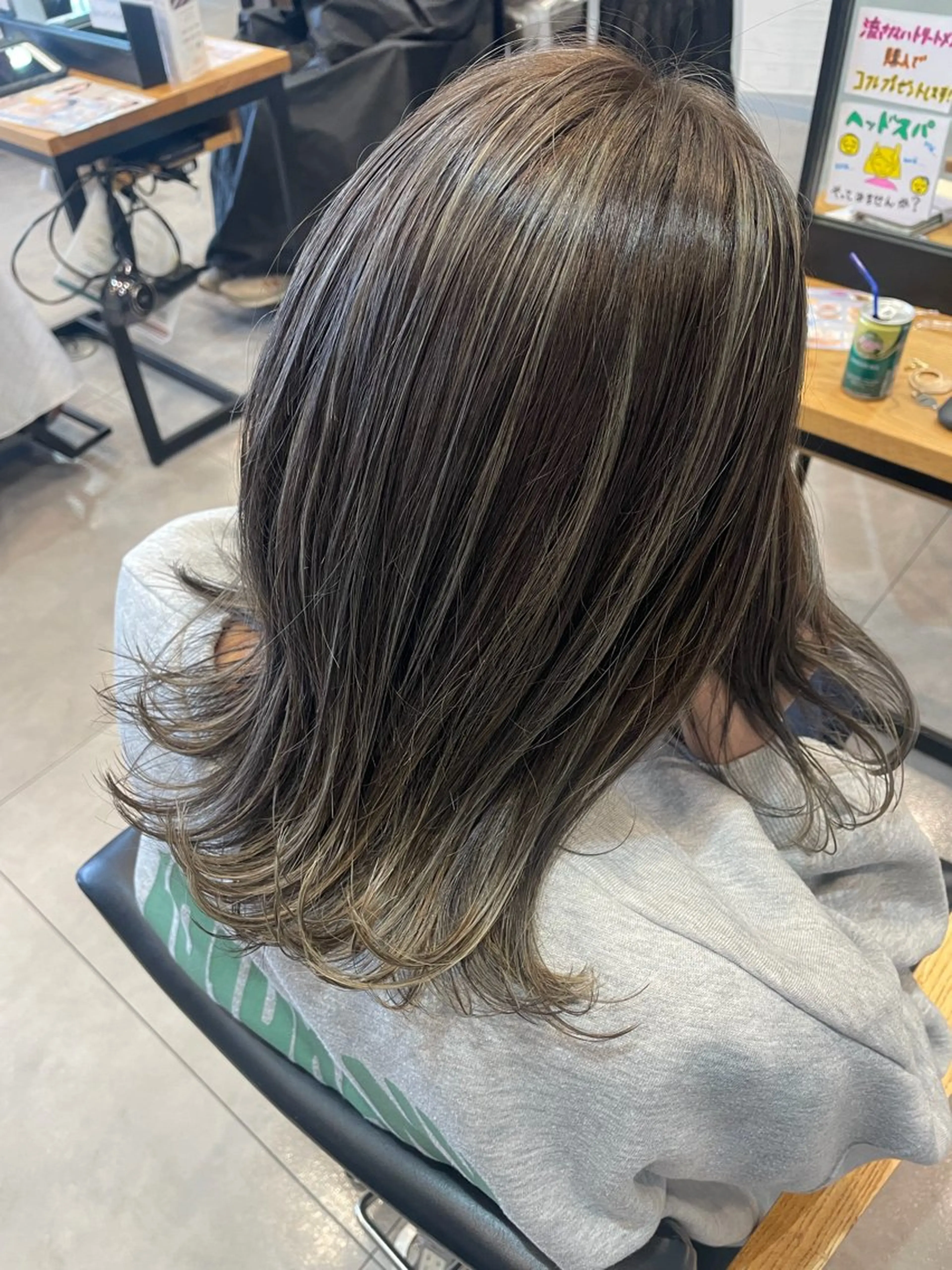 ミディアム ハイライト カット ヘアカラー トリートメント 柄澤 菜南子のヘアスタイル