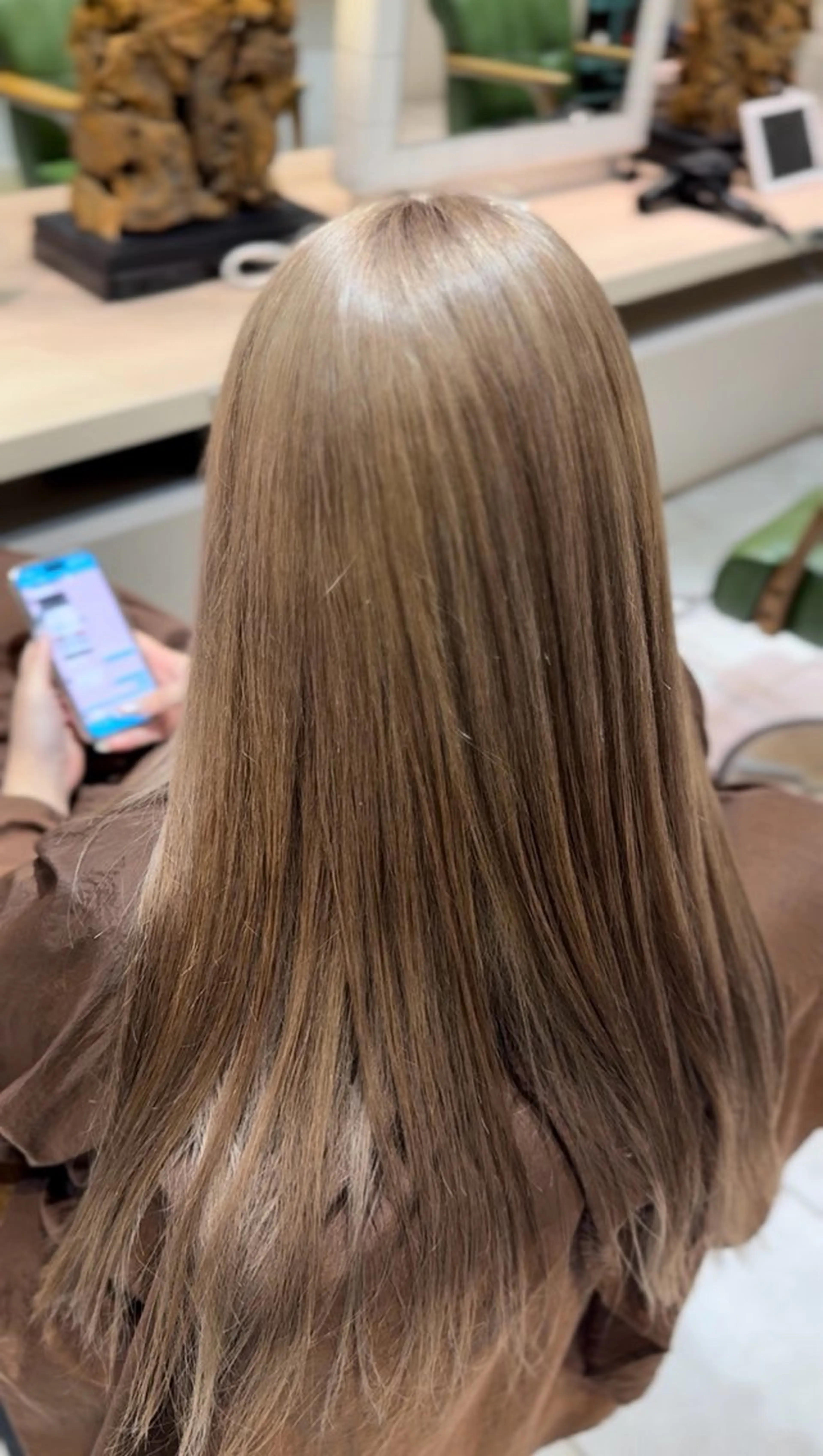 🍓平日限定特別モデル料金🍓ブリーチ➕オンカラー➕トリートメントの写真