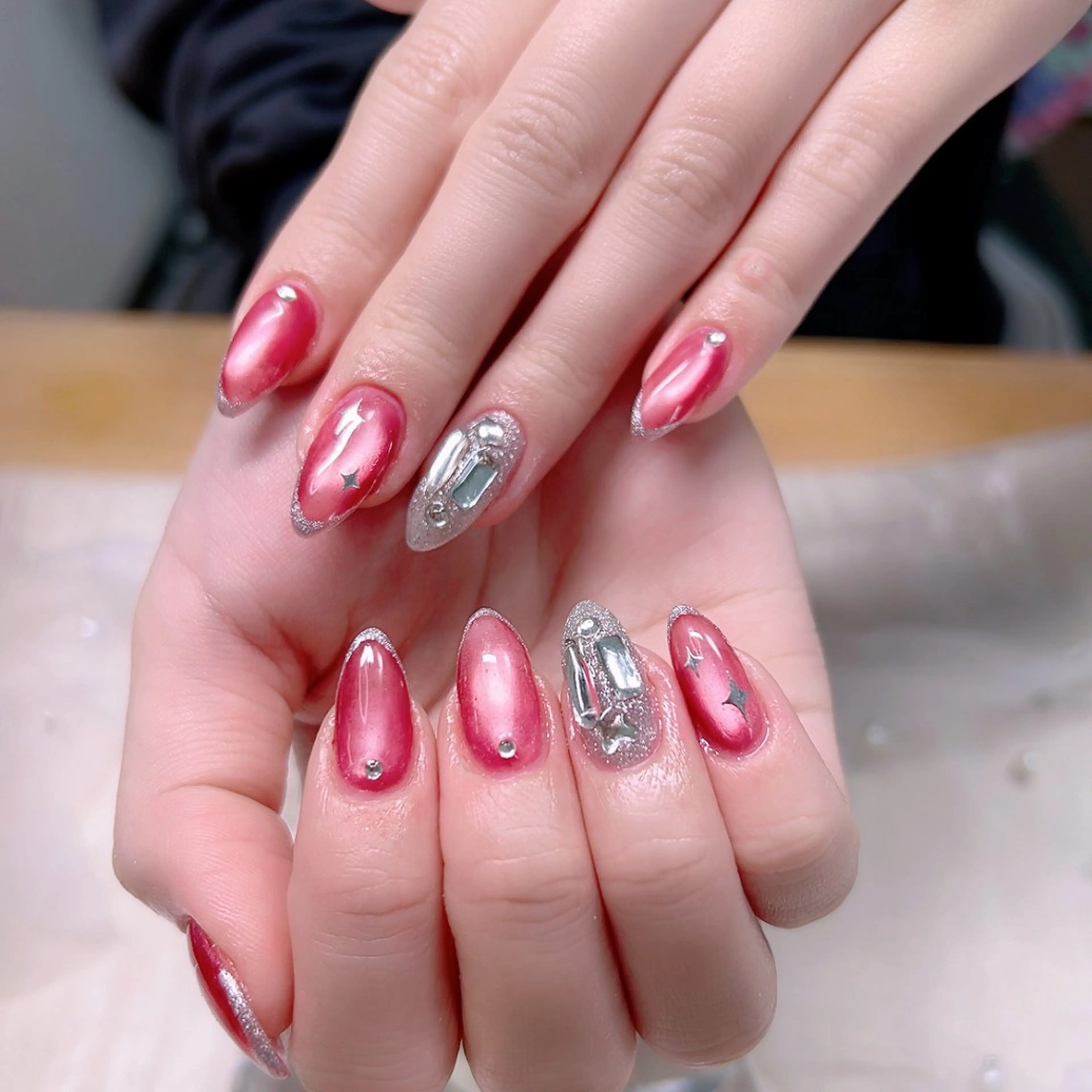 ネイル フレンチネイル マグネットネイル ぷっくりネイル バレンタイン Cute Tips nailのネイルデザイン