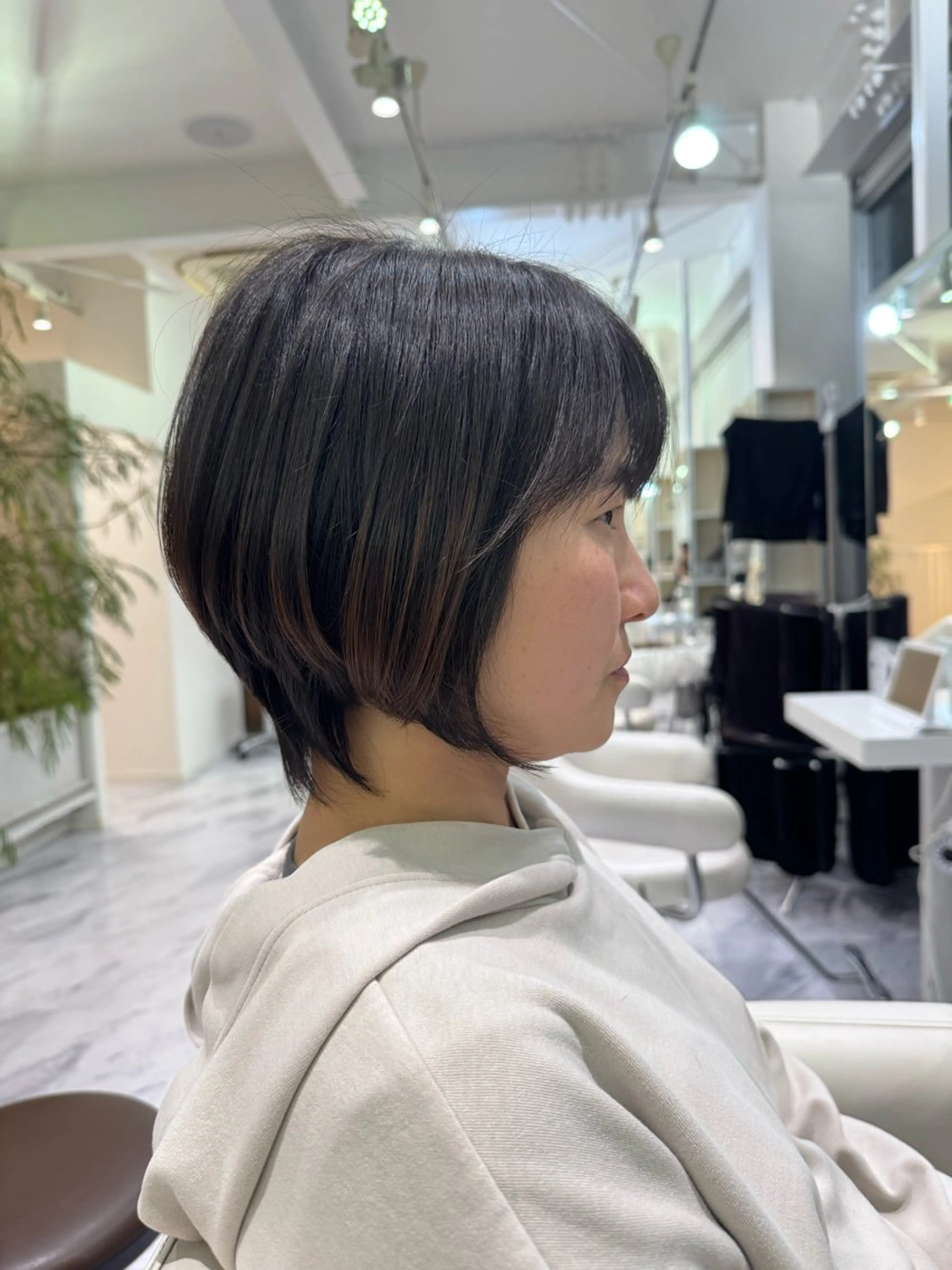 ショート 新美 恵里子のヘアスタイル