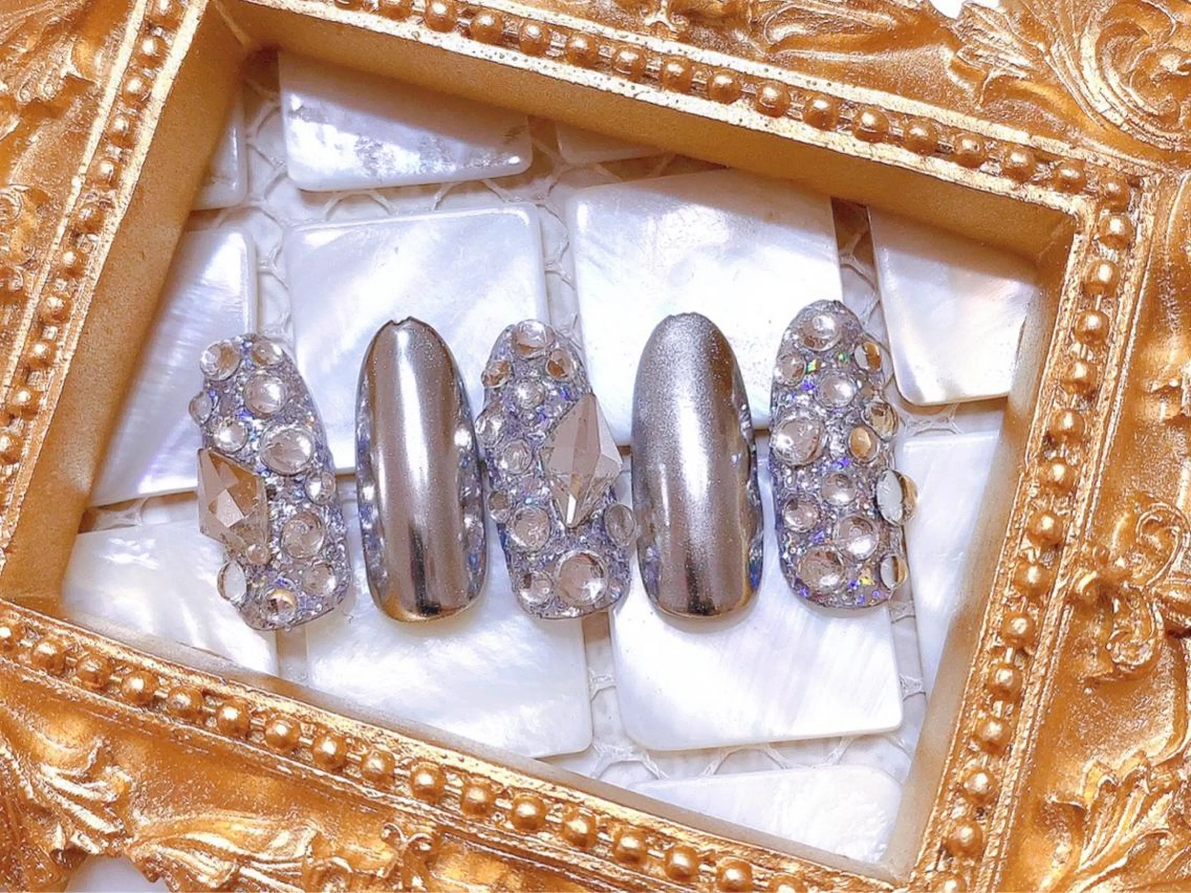 ネイル ハンドネイル マジック ミラーのネイルデザイン