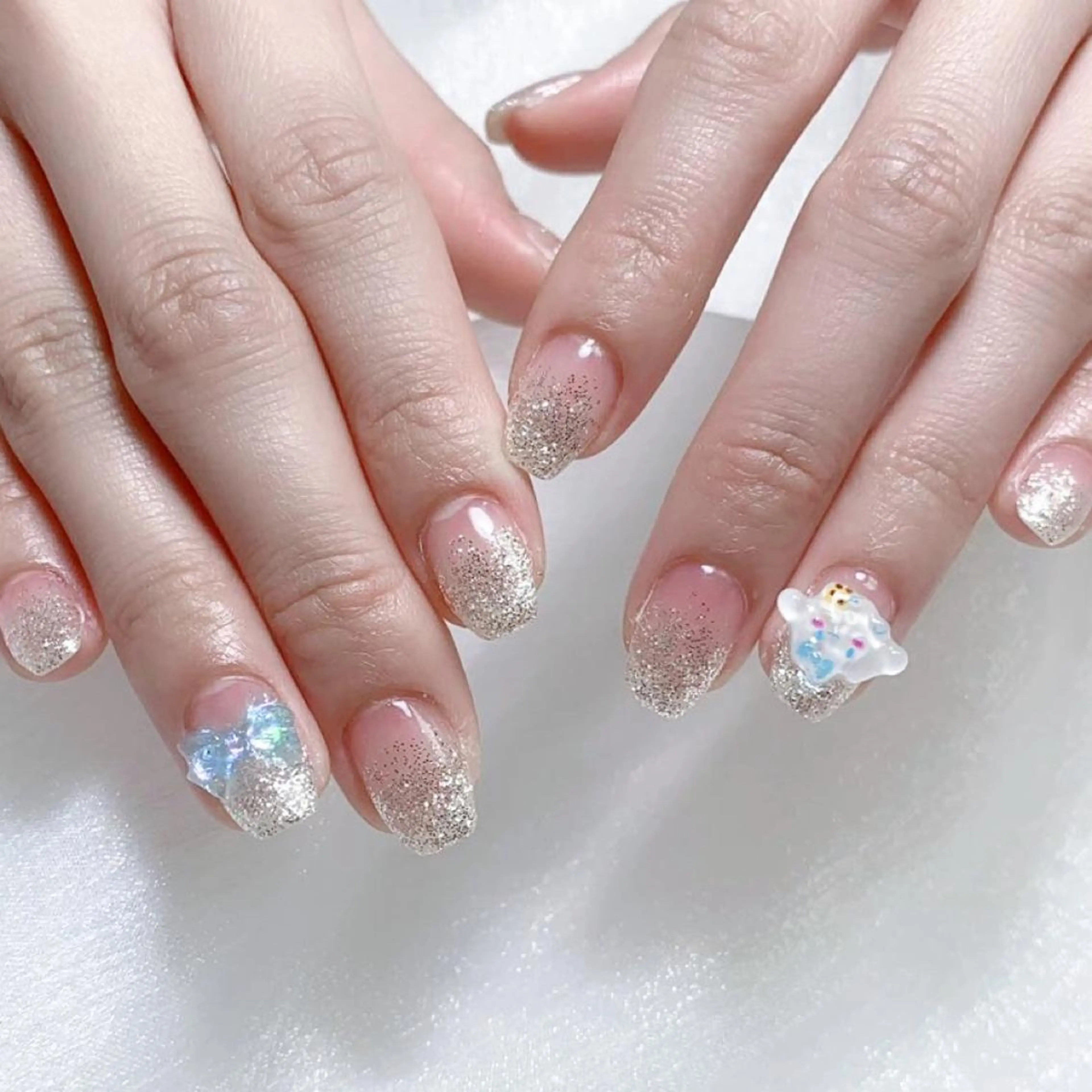 ネイル グラデーション ラメ(グリッター) ラメグラデーション NAILサロン 木にいるのネイルデザイン