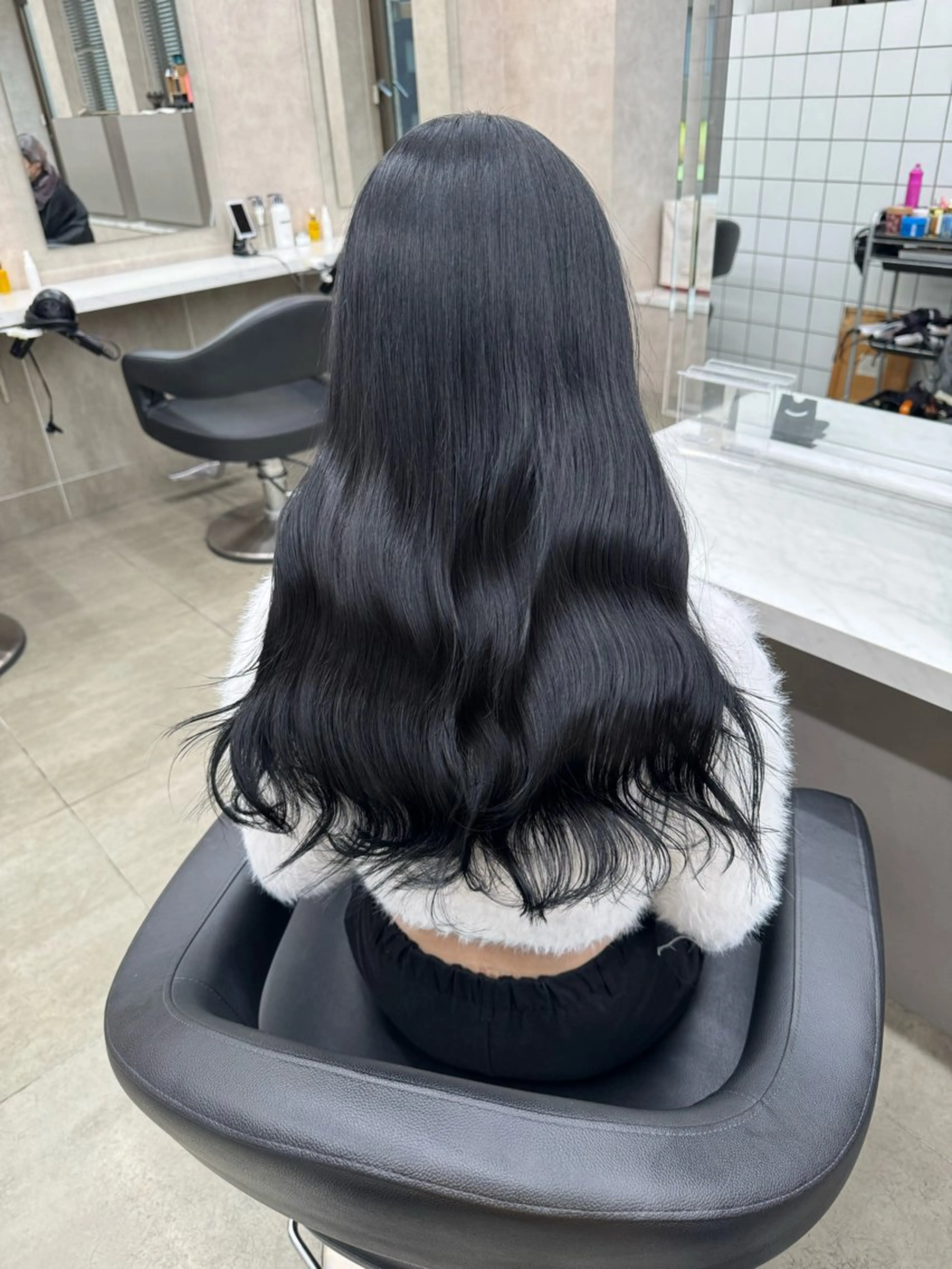 ロング カラー パーマ ヘアアレンジ メンズ キッズ ヘアカラー トリートメント 韓国系🇰🇷🩶 艶暗髪/MEIのヘアスタイル