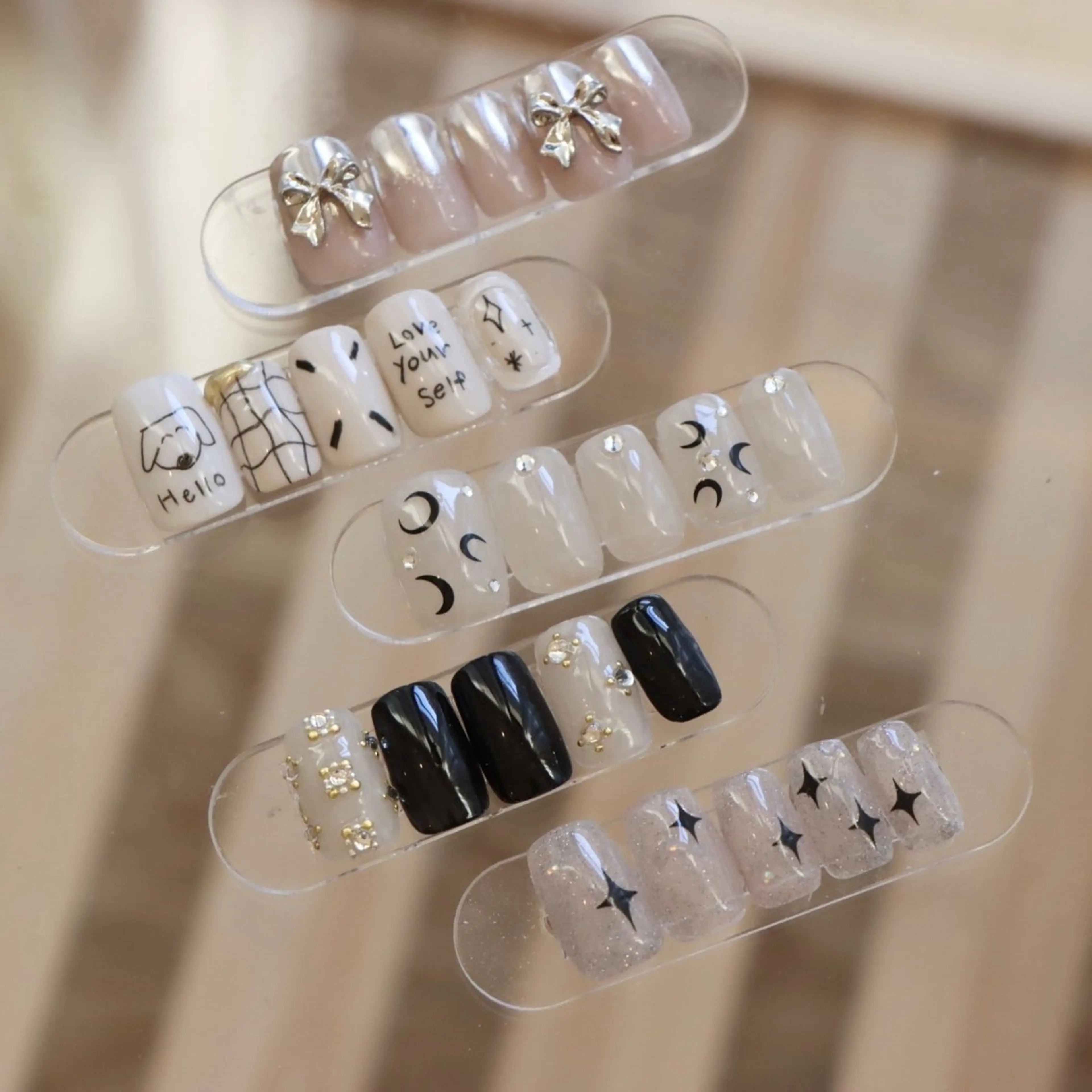 ネイル ブルー フットネイル ジェルネイル キラキラネイル 韓国ネイル RooM -mizuki-のネイルデザイン