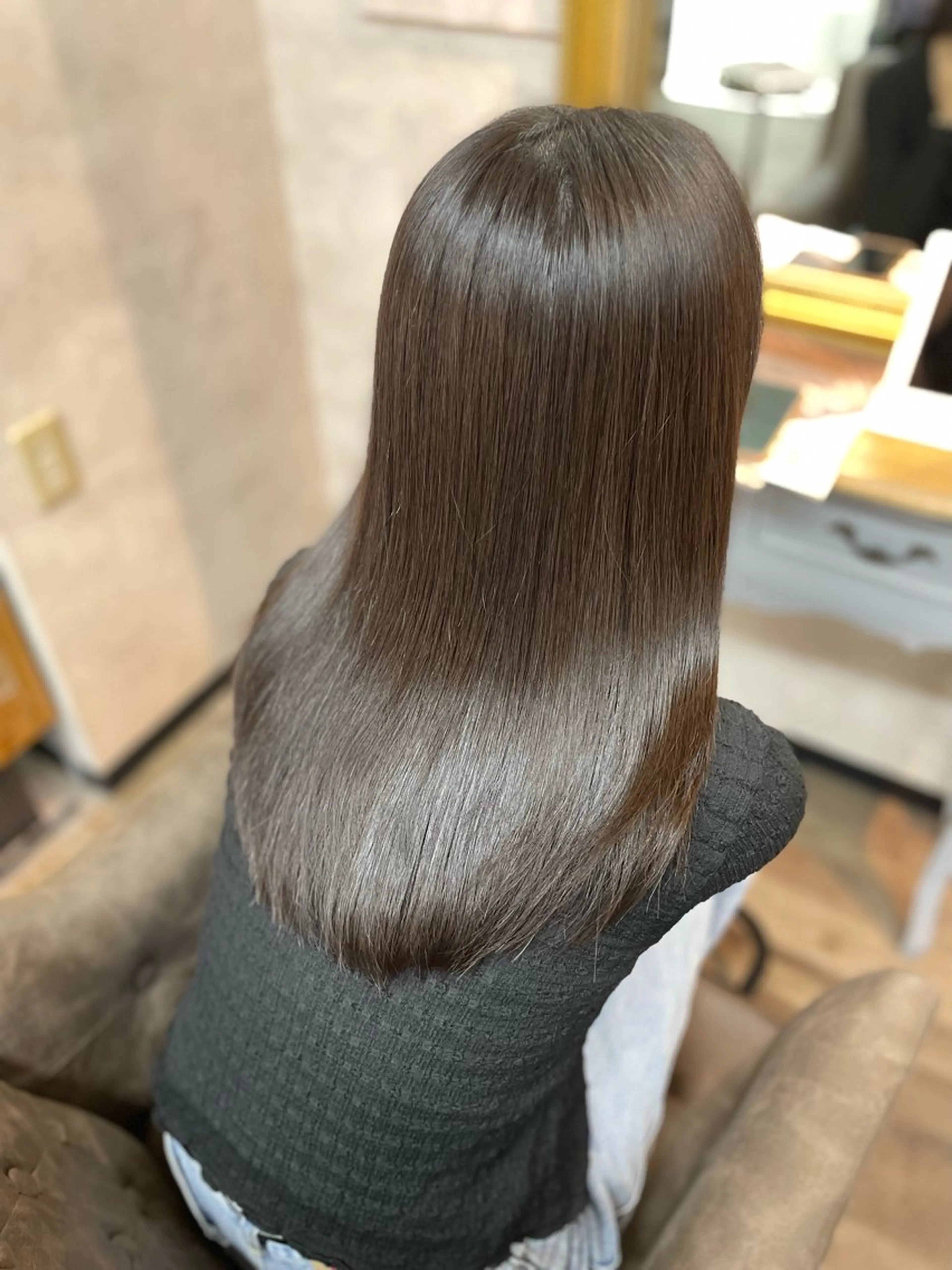 セミロング 顔まわりレイヤー 顔周りカット ハッシュカット 髪質改善 韓国風ヘア カット 縮毛矯正 艶髪韓国レイヤー 🇰🇷✨小清水✨のヘアスタイル