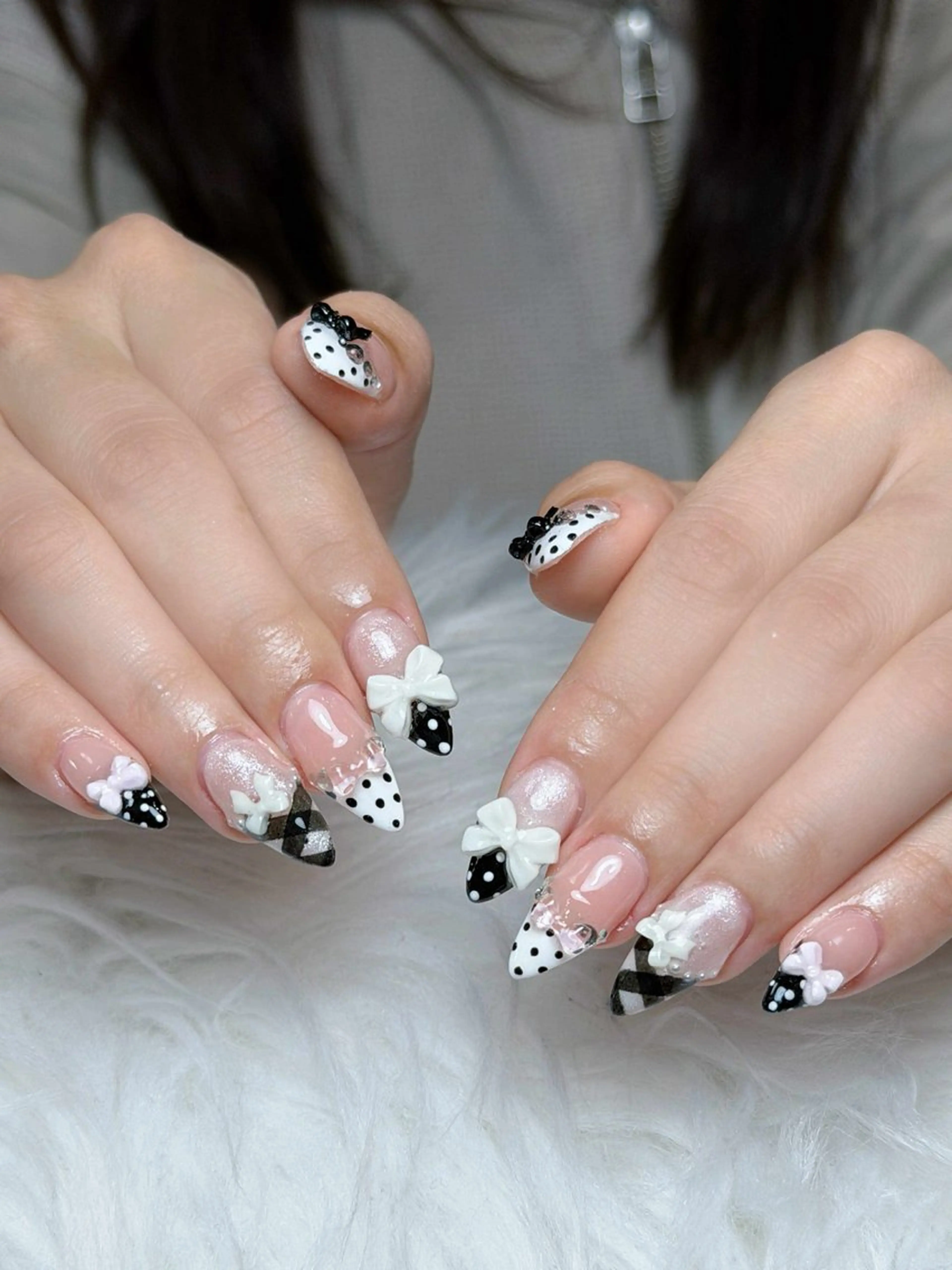 ネイル オーロラネイル ボルドー ブラウン 氷ネイル・うるうるネイル キラキラネイル ハンドネイル Julli NailStudioのネイルデザイン