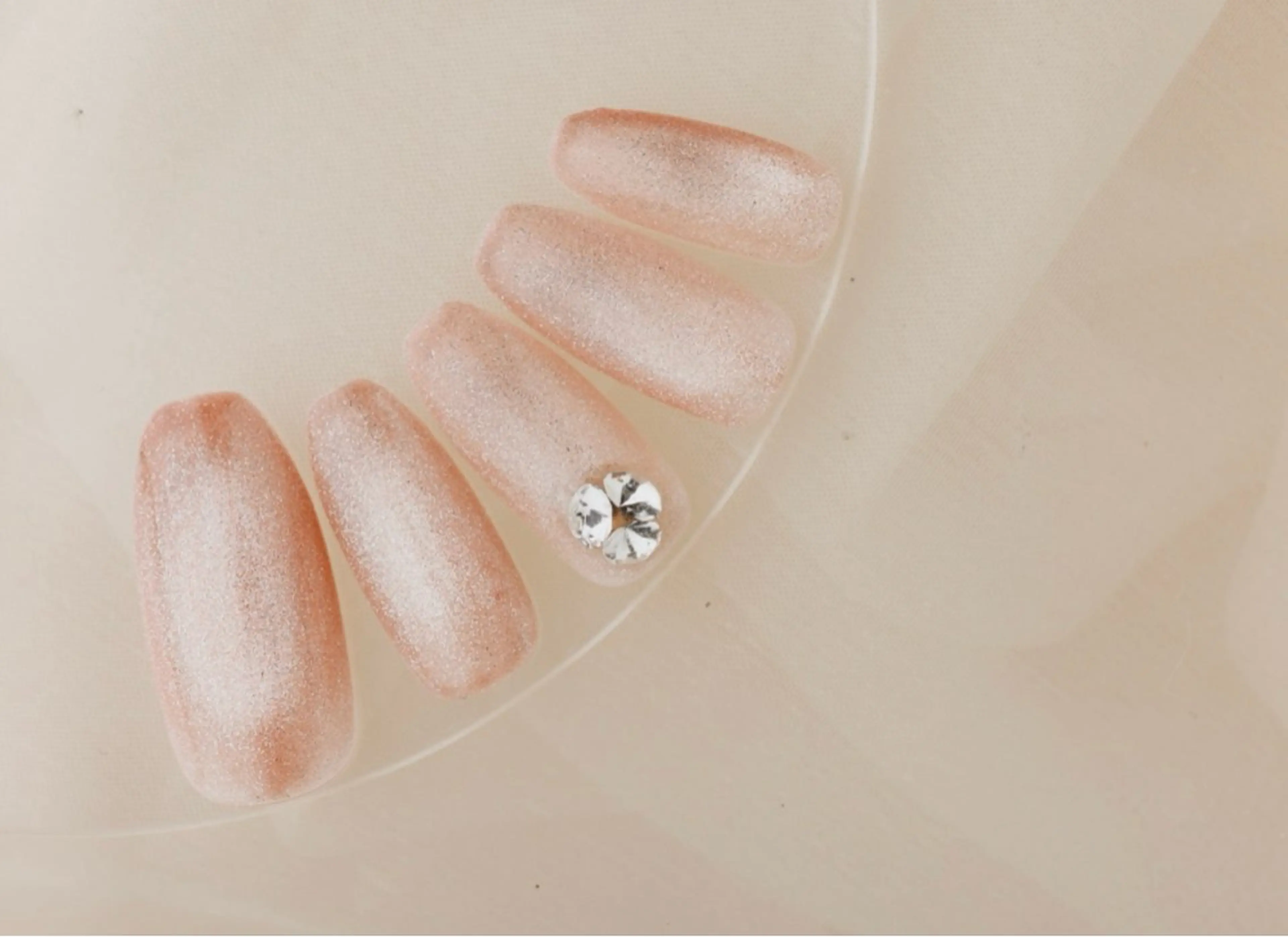 セミロング 月、水、木限定 和泉樹理のネイルデザイン