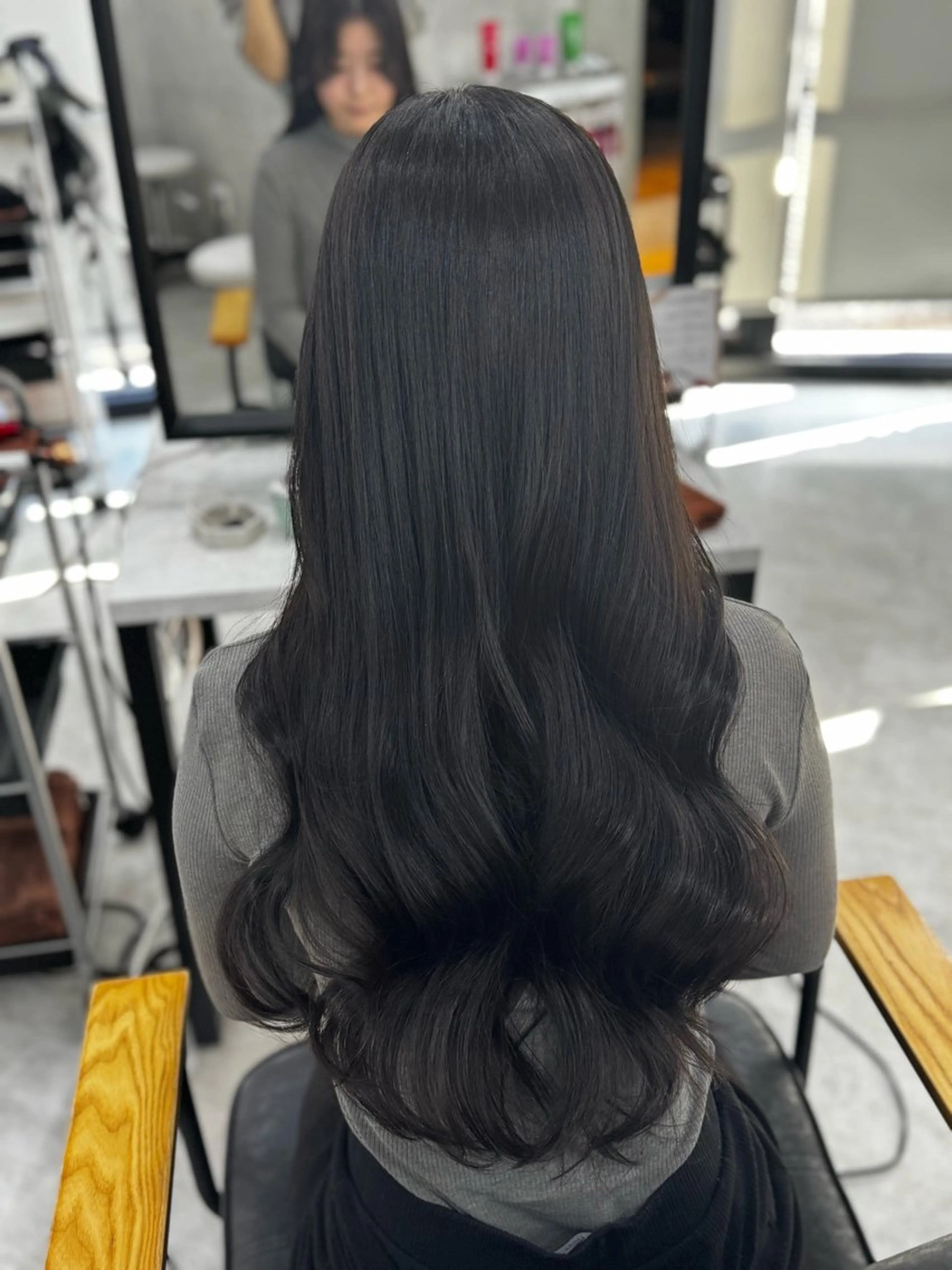 ロング カラー アッシュ アッシュブラウン ベージュカラー 黒髪 ブリーチ ヘアカラー トリートメント 赤み無し柔らかカラー 【梅田】madokaのヘアスタイル