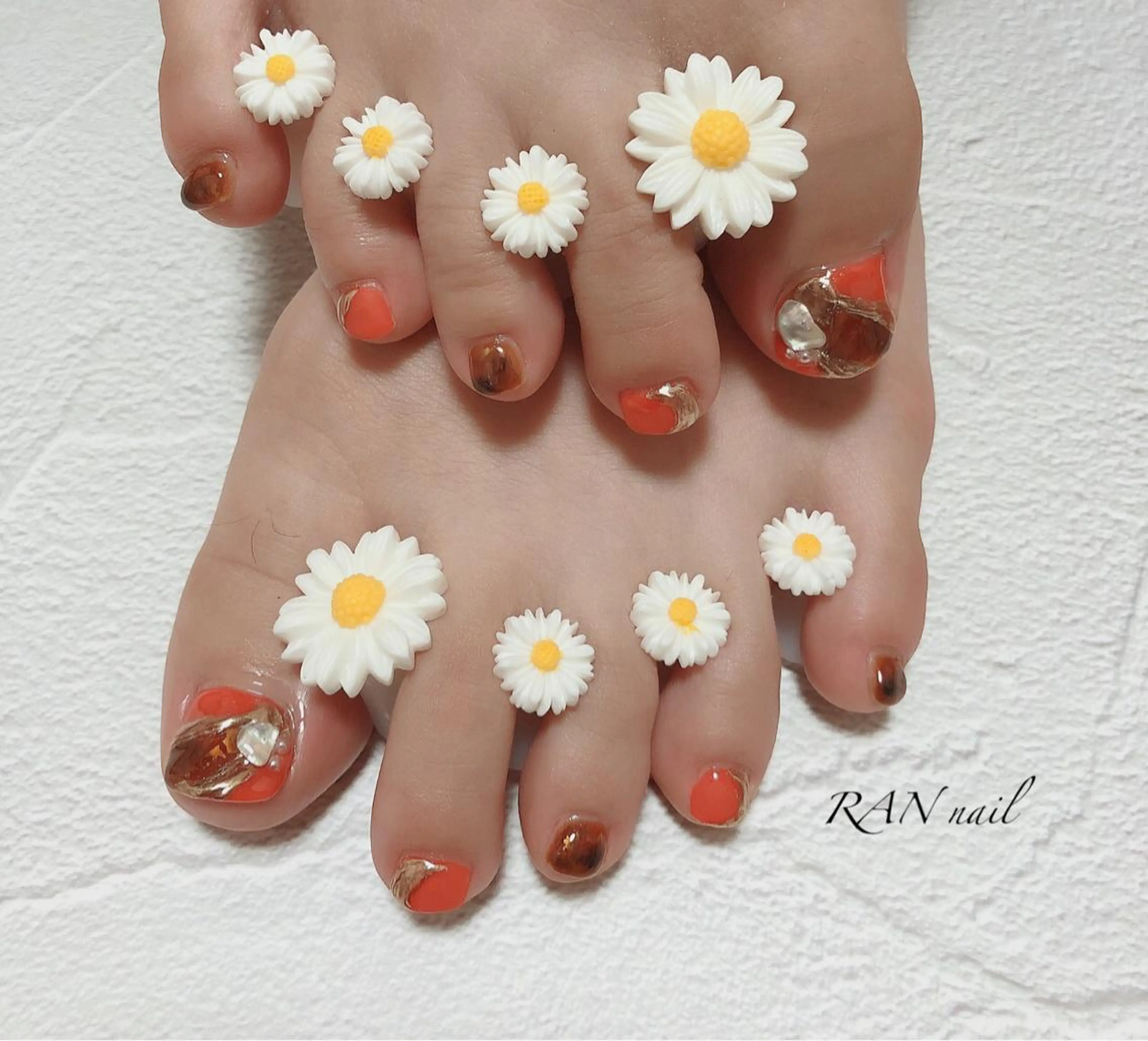 ネイル べっ甲ネイル フットネイル ゴールド ミラーネイル ニュアンスネイル ハンドネイル フットネイル RAN nailのネイルデザイン