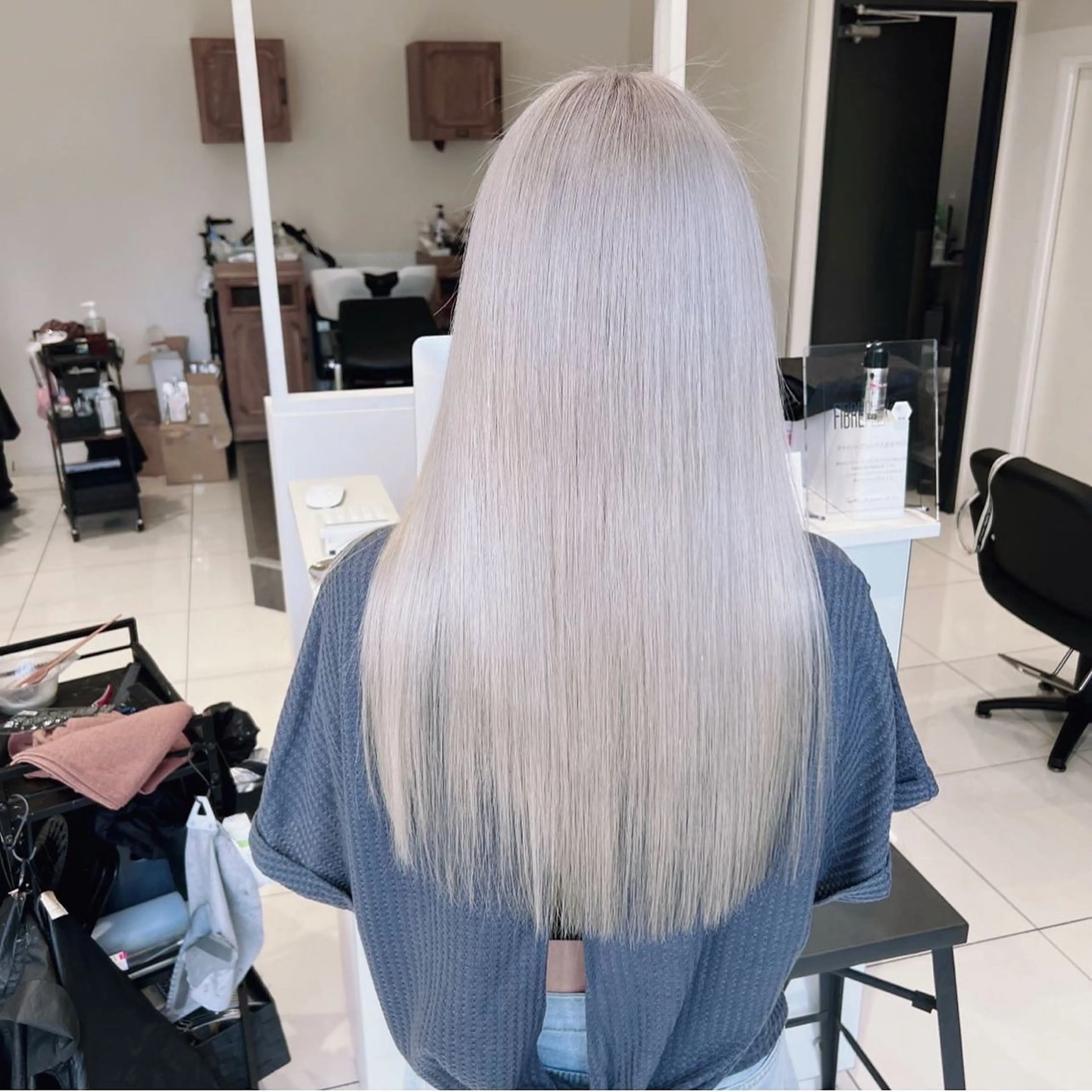 ロング カラー ブリーチ ケアブリーチ カット ヘアカラー 福西 洋斗のヘアスタイル