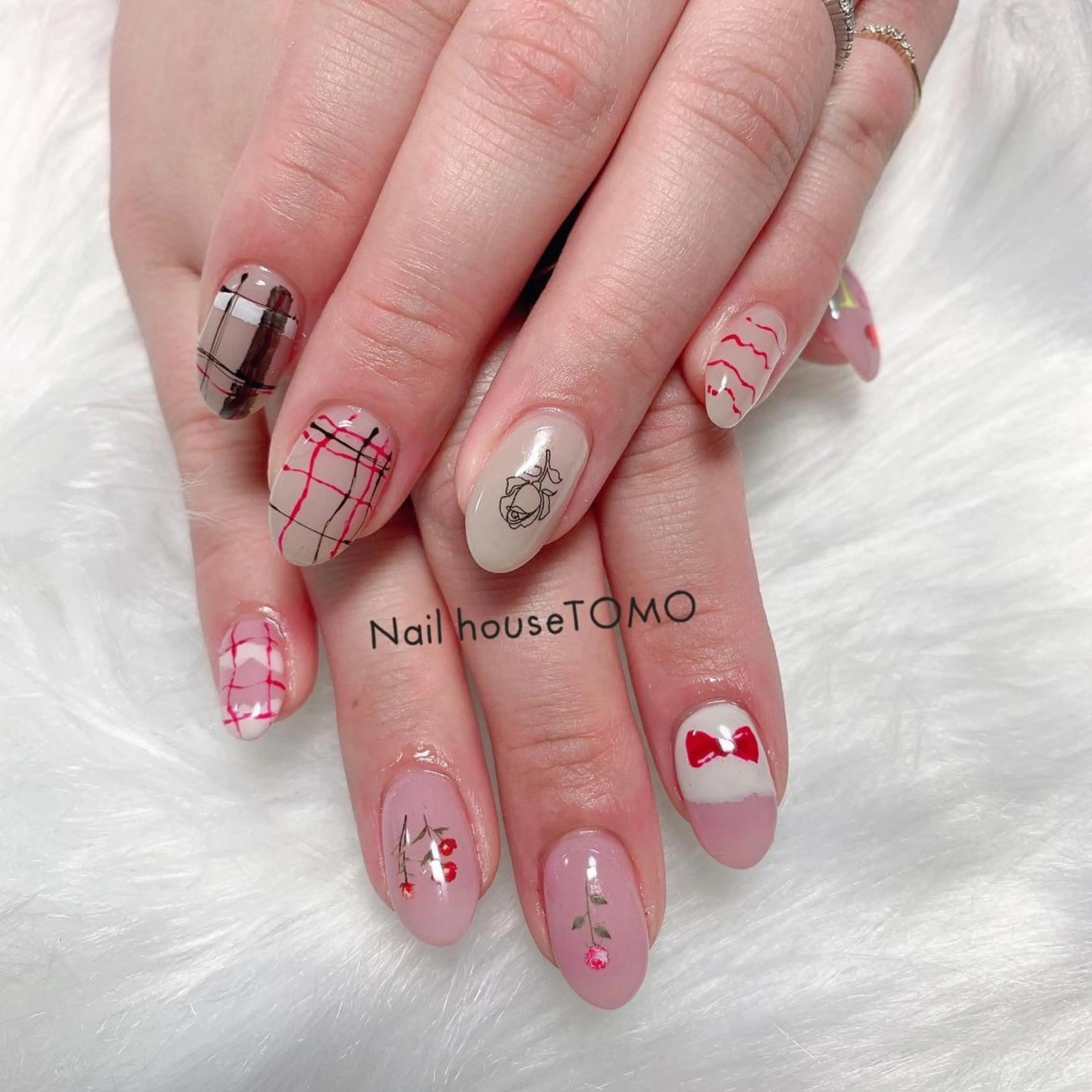 ネイル 💅ネイルハウス🏡 🎀TOMO🎀のネイルデザイン