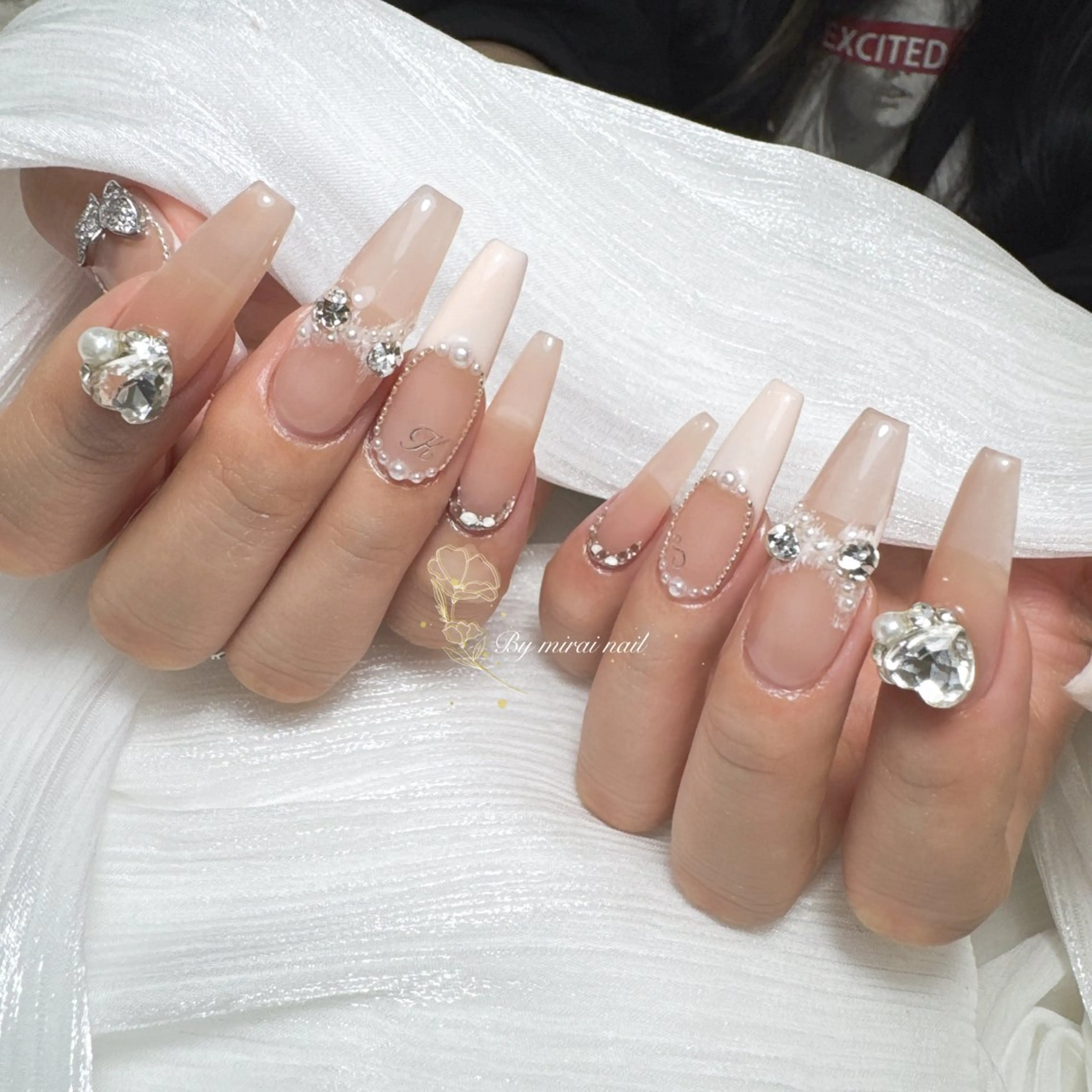 ネイル ハンドネイル ネイルサロン 9Carats神田のネイルデザイン