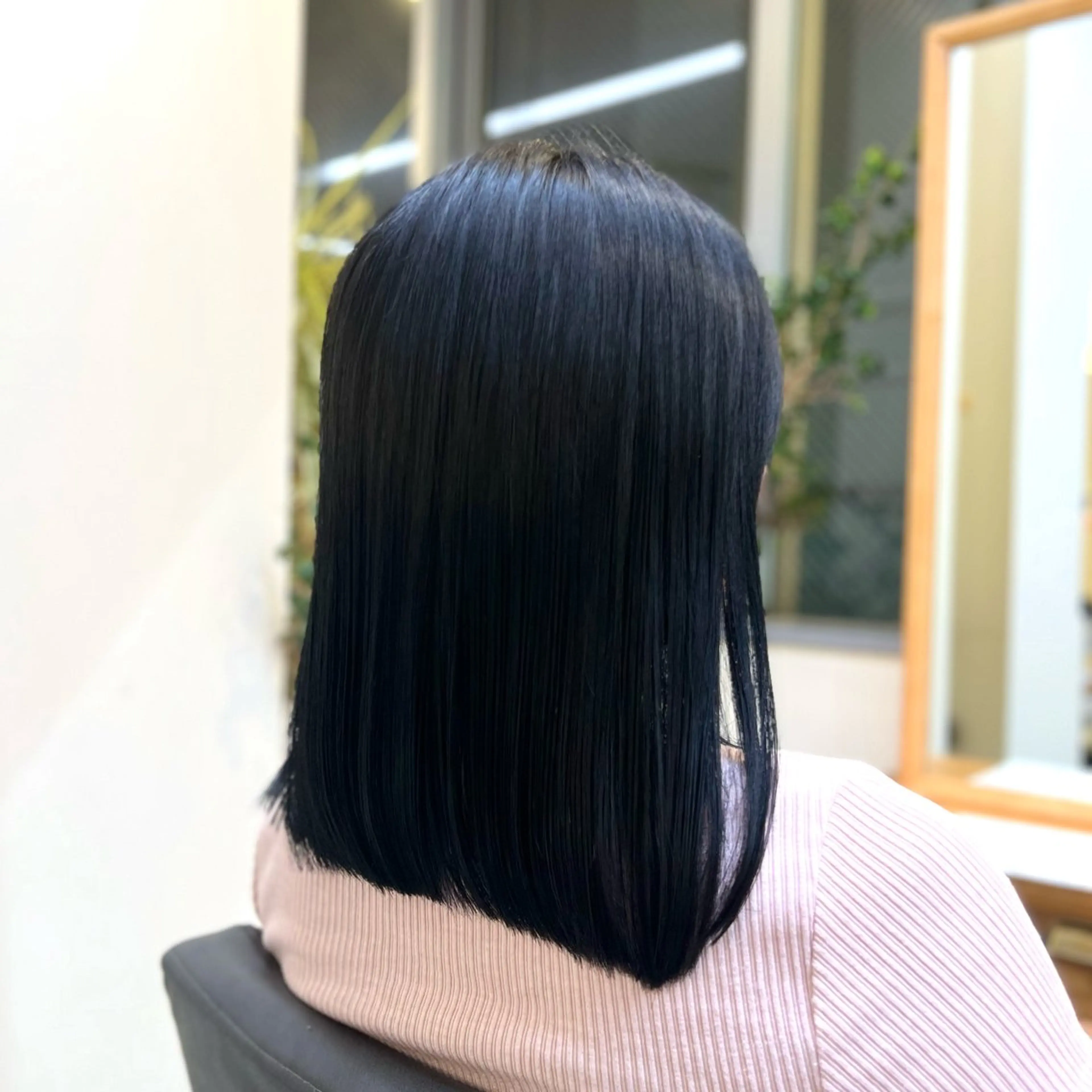カラー 黒髪 ブルーカラー ブルーブラック 透明感カラー ヘアカラー 中谷 安里のヘアスタイル