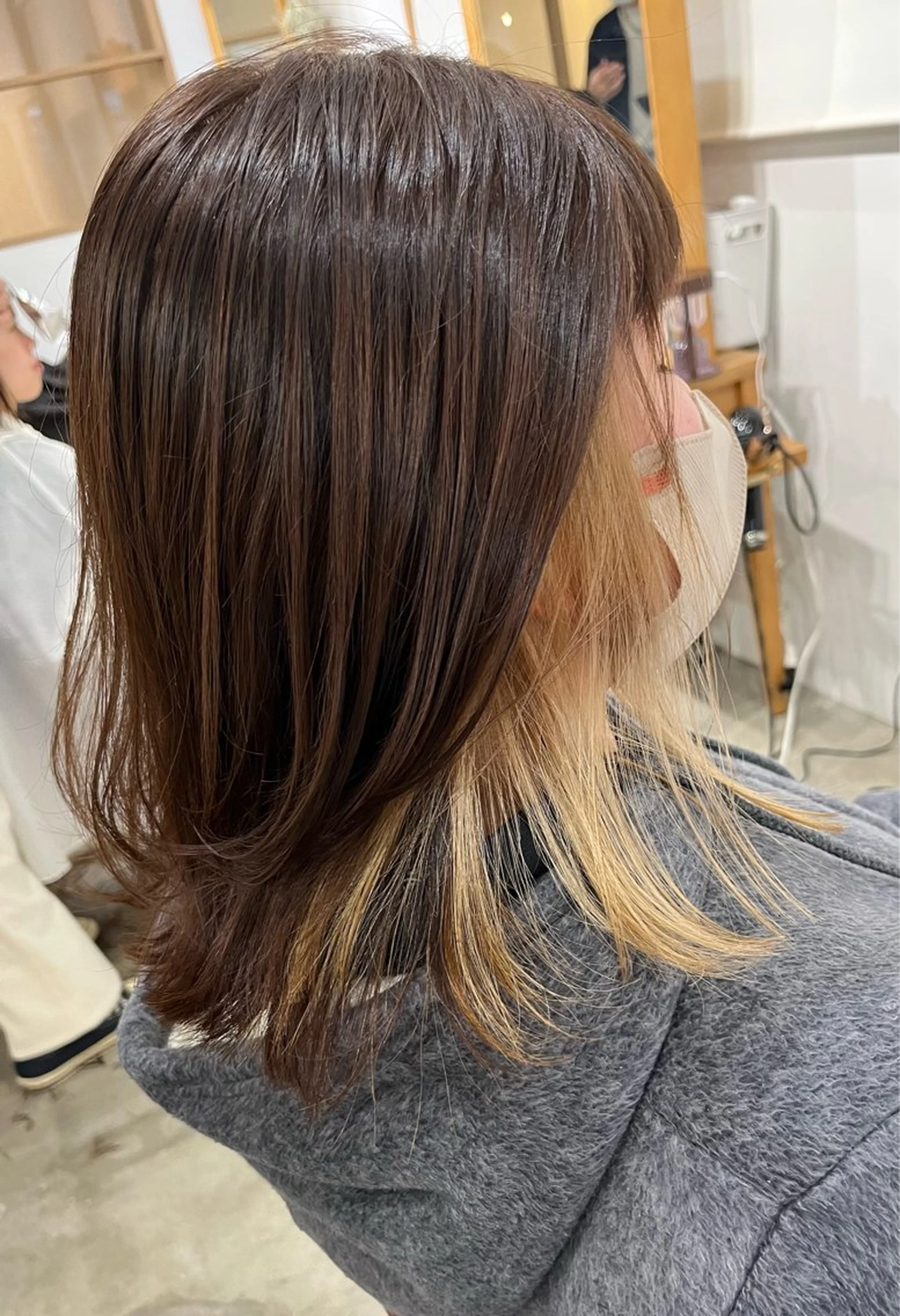 セミロング 三島 有佳里のヘアスタイル