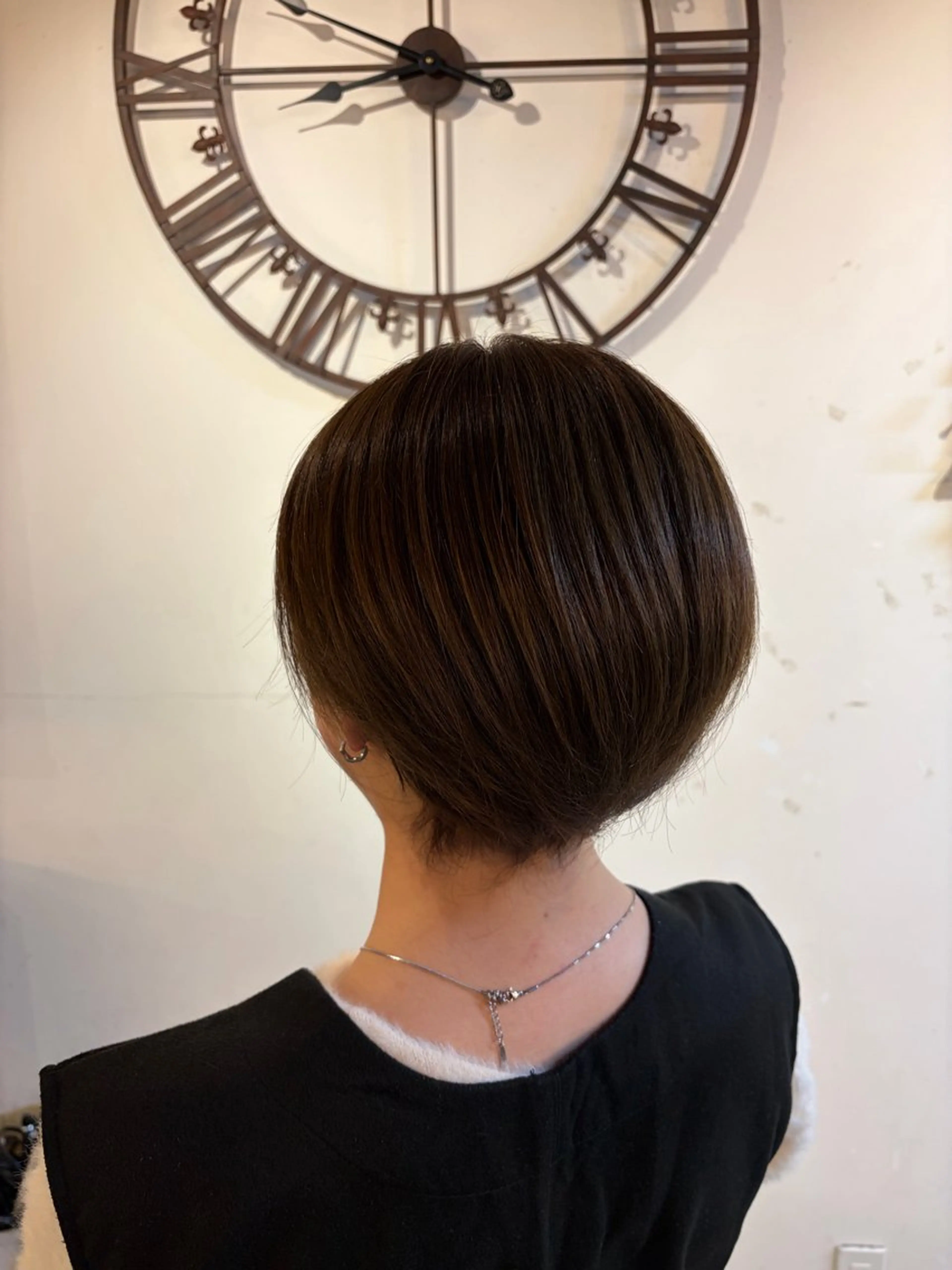 ショート カラー 伊橋 沙里のヘアスタイル