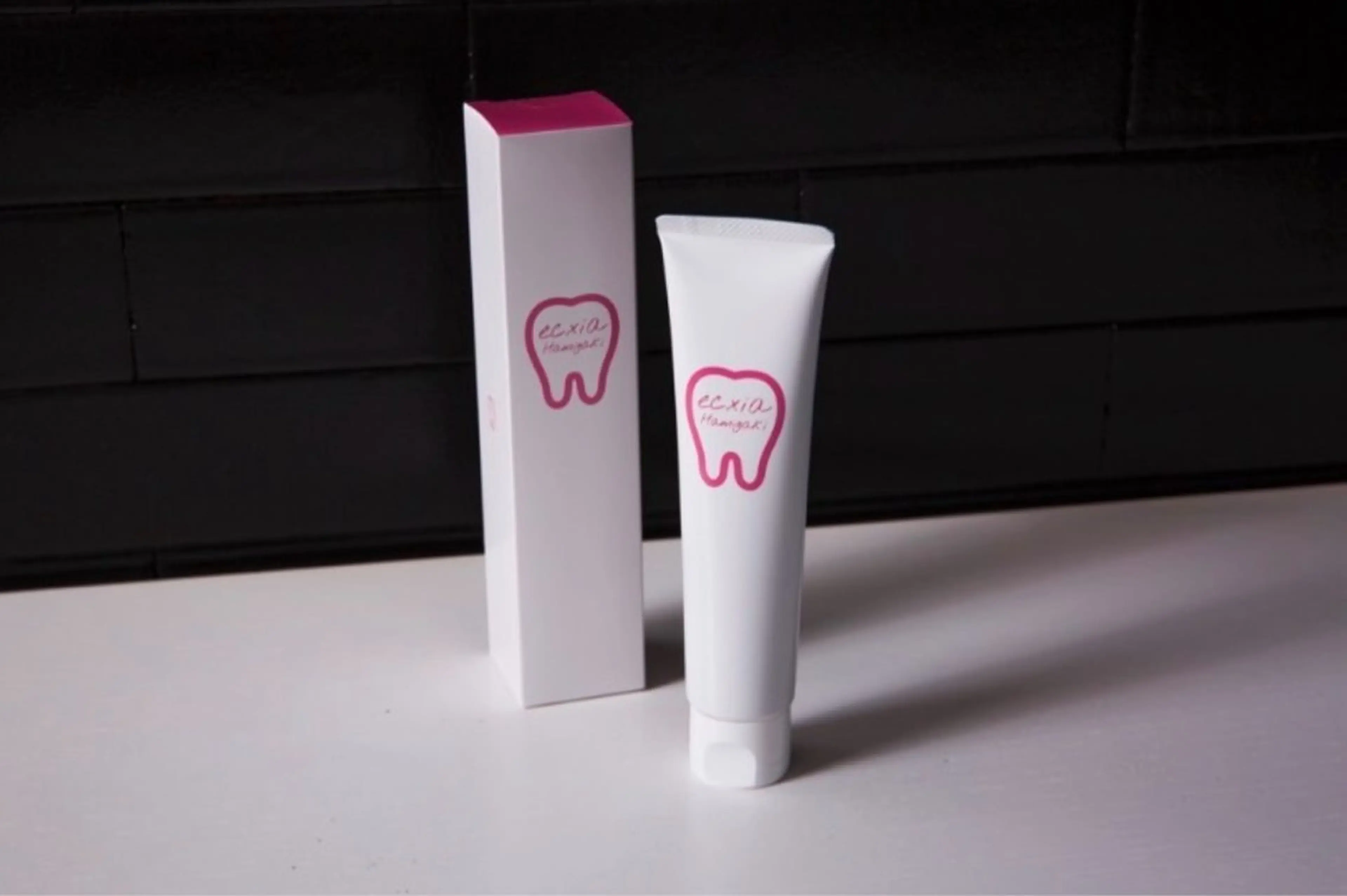 【お得セット】最新セルフホワイトニング【9分×2回】+歯磨き粉1本¥9,280→¥2,980 別途料金なしの写真