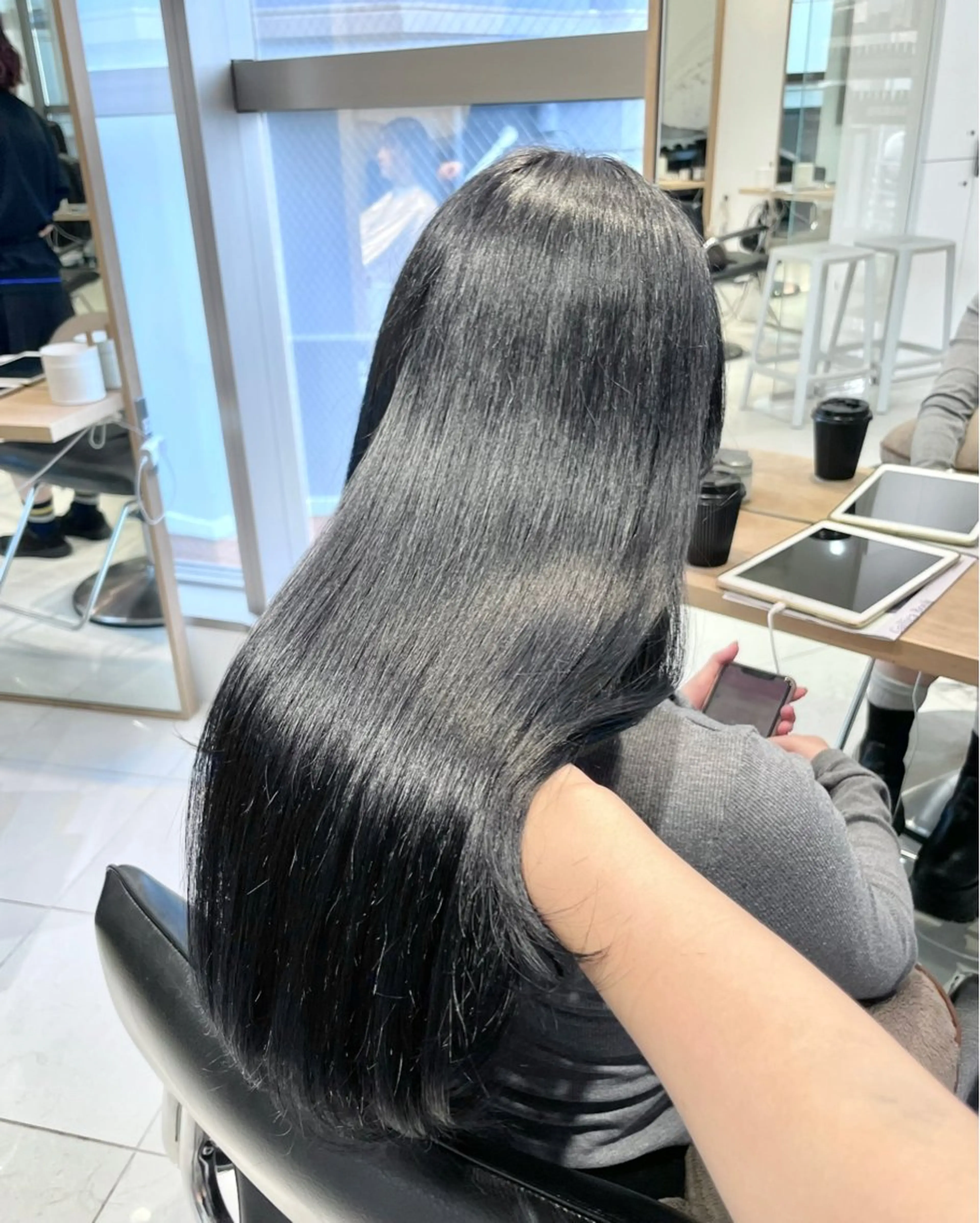 ロング カラー 黒髪 ブリーチ ブルーカラー ブルーブラック ダブルカラー カット ヘアカラー トリートメント ツヤ髪/韓国ヘア 💎Nokaのヘアスタイル