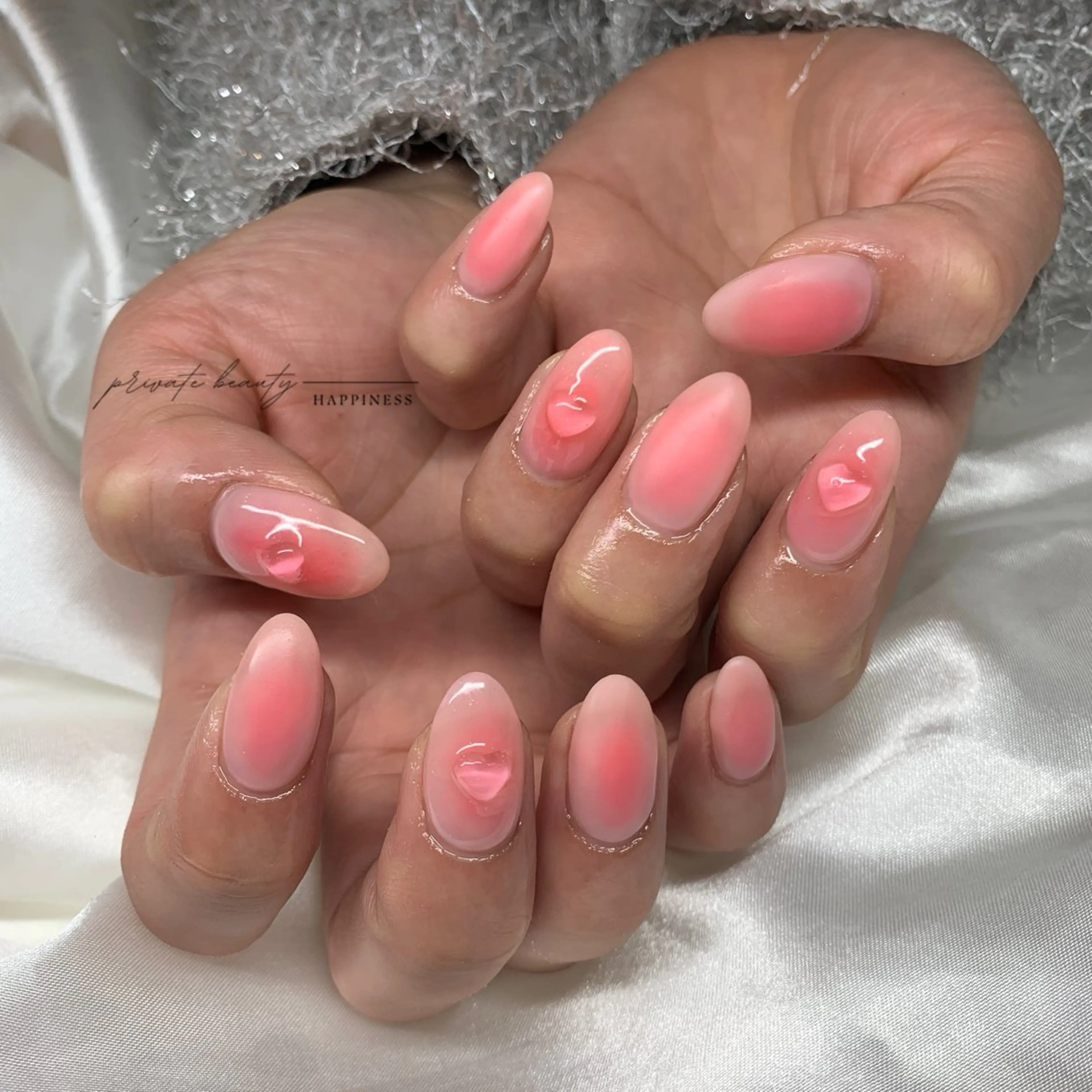 ネイル チークネイル 長さ出し 卒業式 ロングネイル 持ち込み happiness nailのネイルデザイン