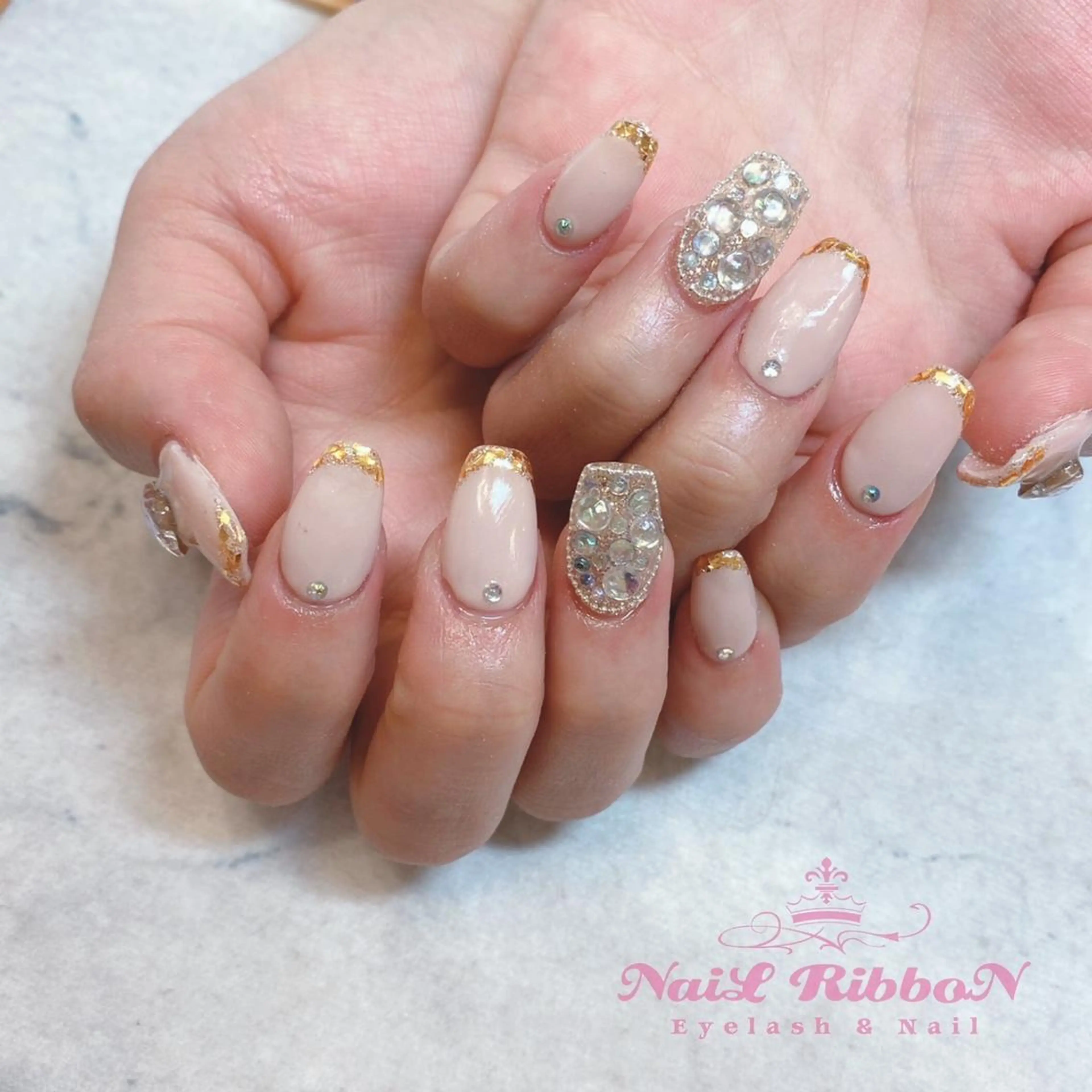ネイル ネイルリボン 受付スタッフのネイルデザイン