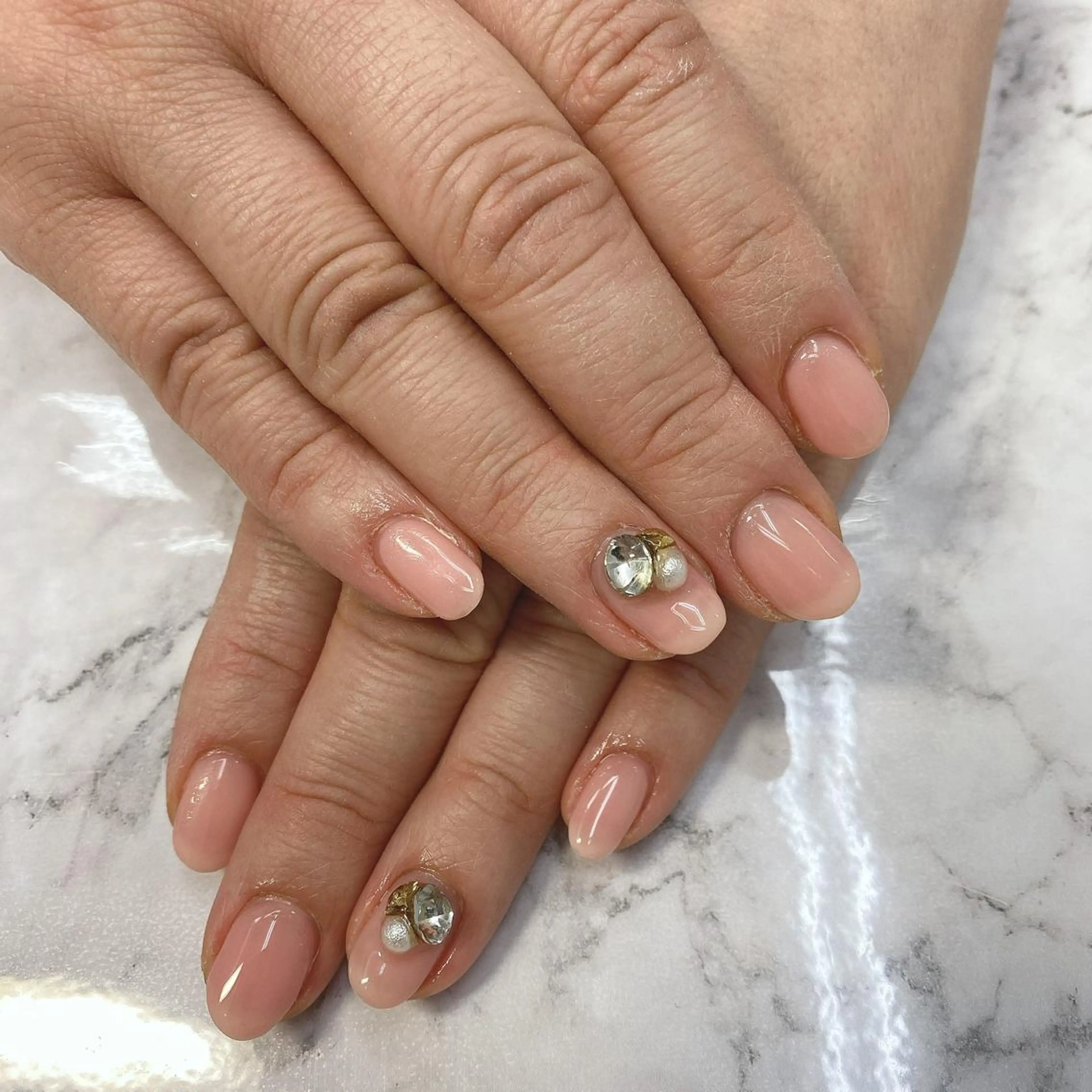 ネイル ワンカラーネイル NORA nail UMEDA MAIのネイルデザイン