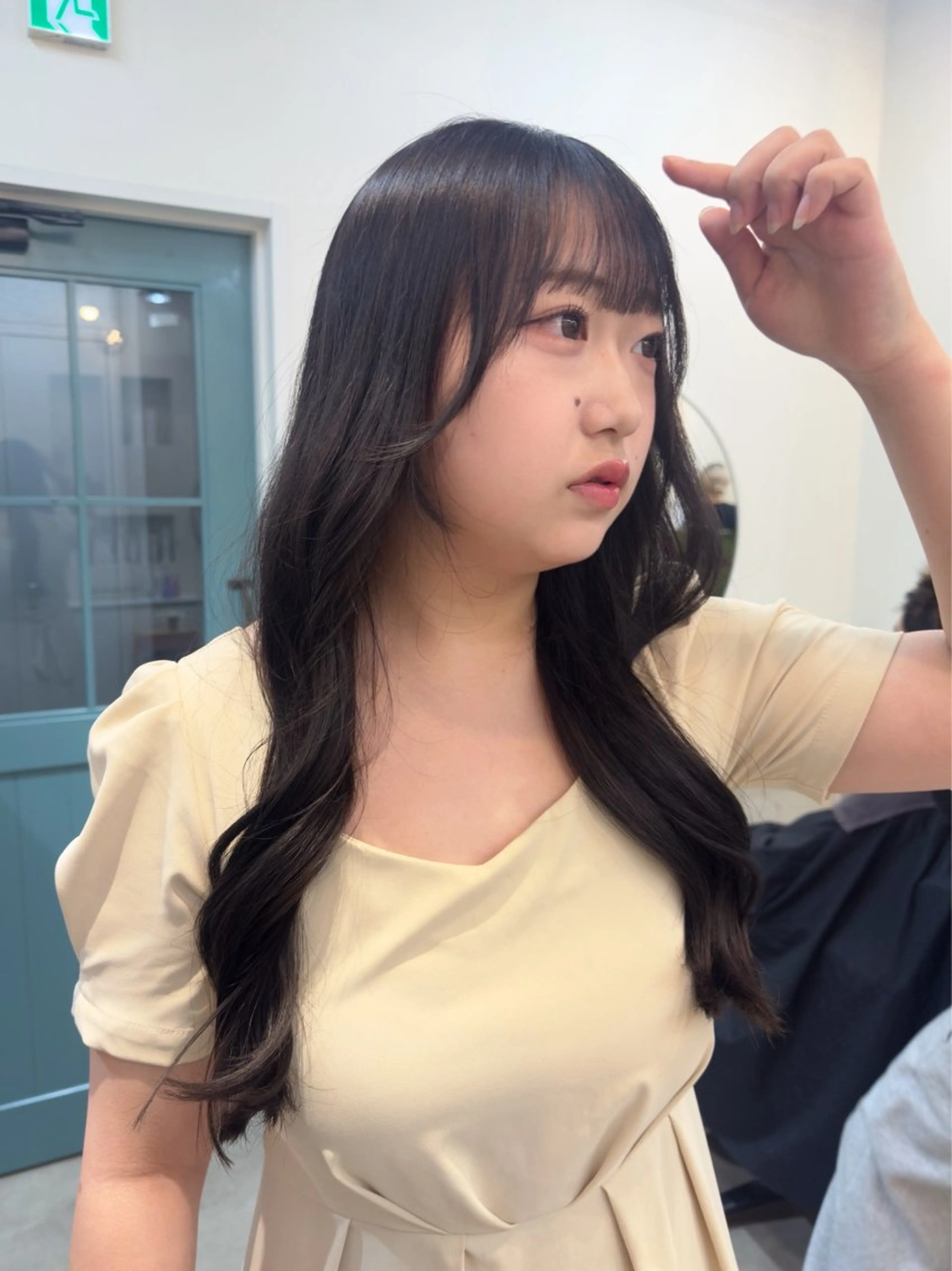 ロング カラー グレージュ ラベンダーカラー ラベンダーグレージュ ラベンダーグレー くびれヘア ヘアカラー レイヤー/顔周り /いいぬまみかのヘアスタイル