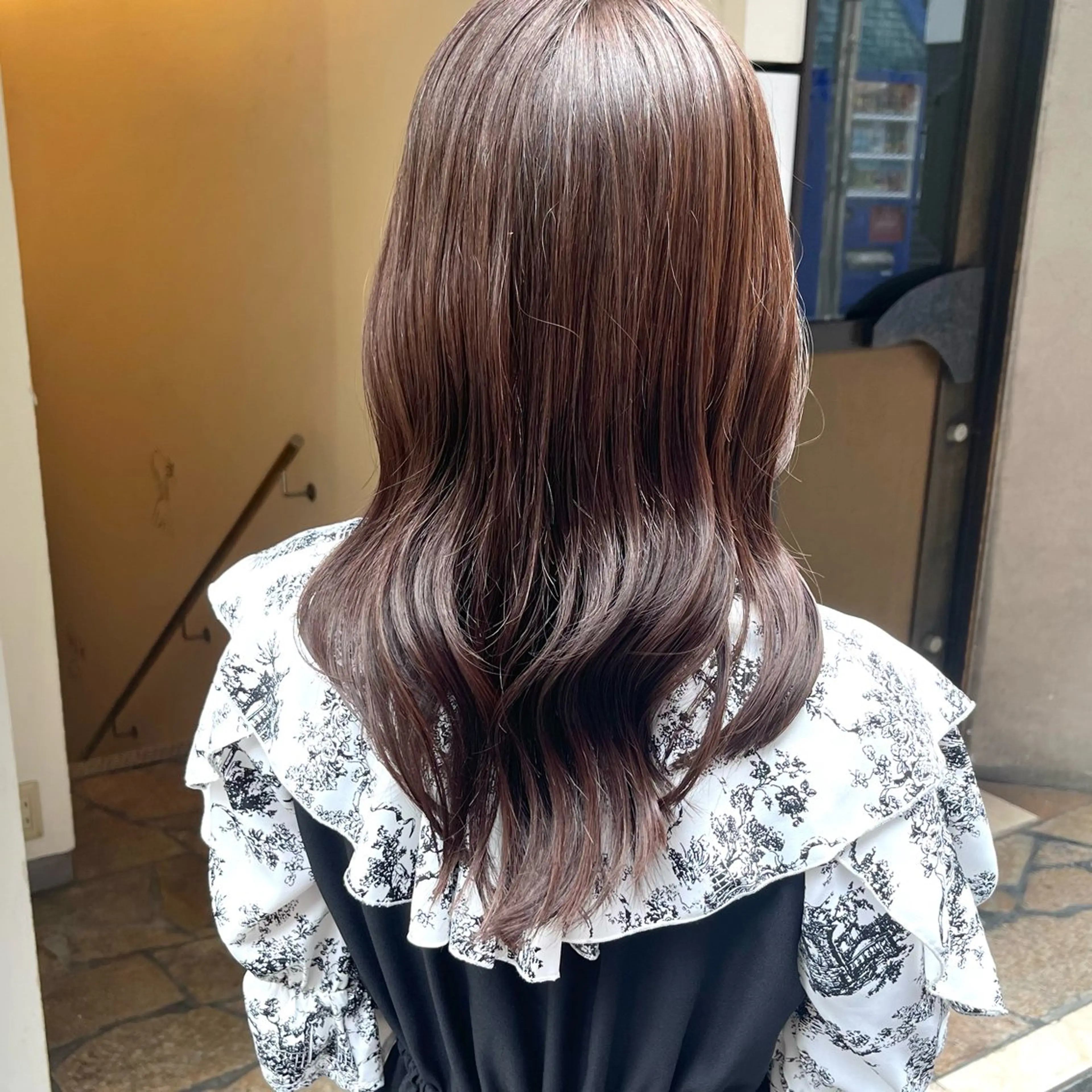 ロング カラー ベージュカラー カット ヘアカラー トリートメント 巻ける髪質改善で美髪 にデザイン✨/よしみのヘアスタイル