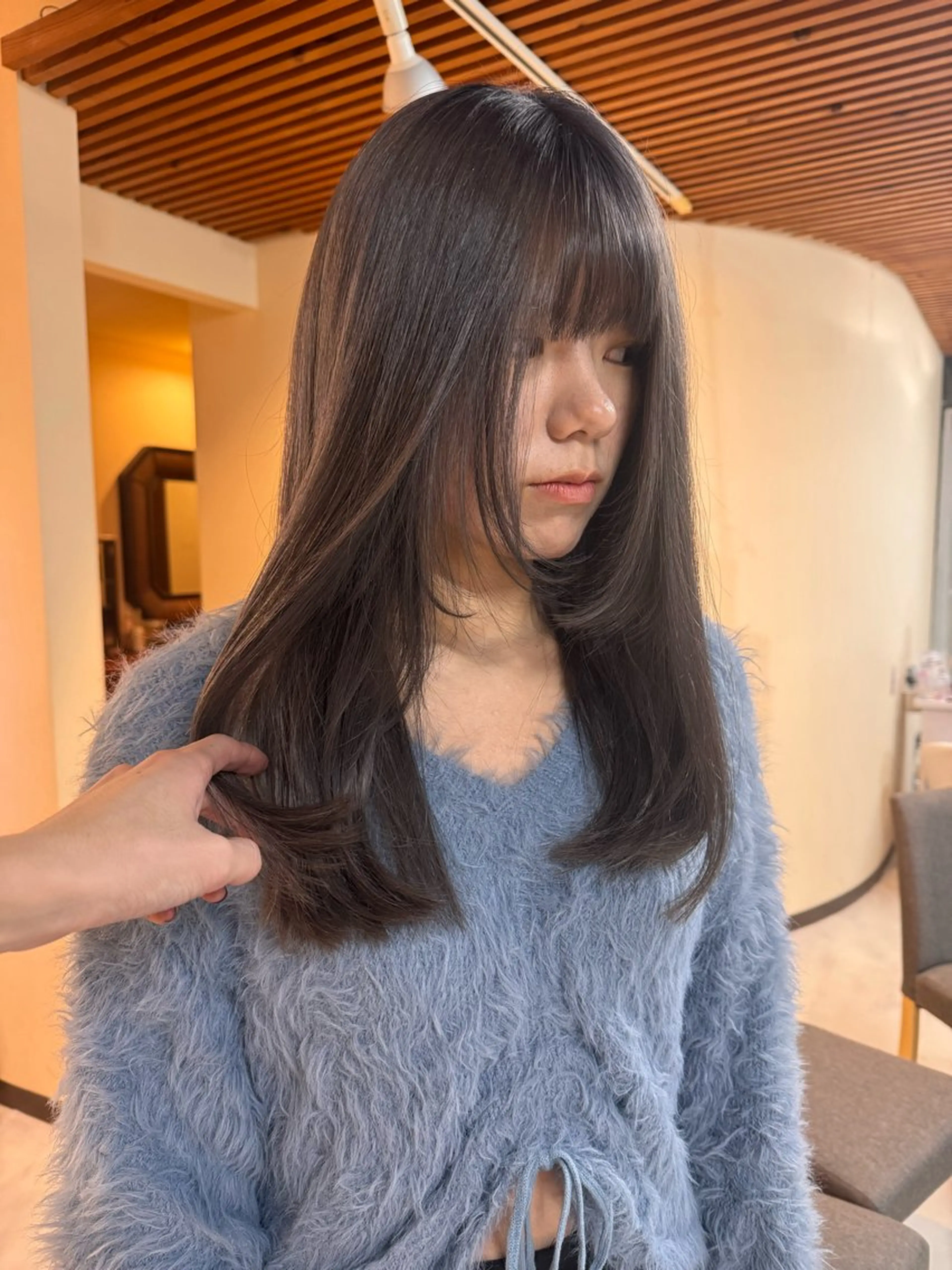 セミロング カラー カット ヘアカラー ルーツ/ デザイン/ ハイトーン/おこのぎのヘアスタイル