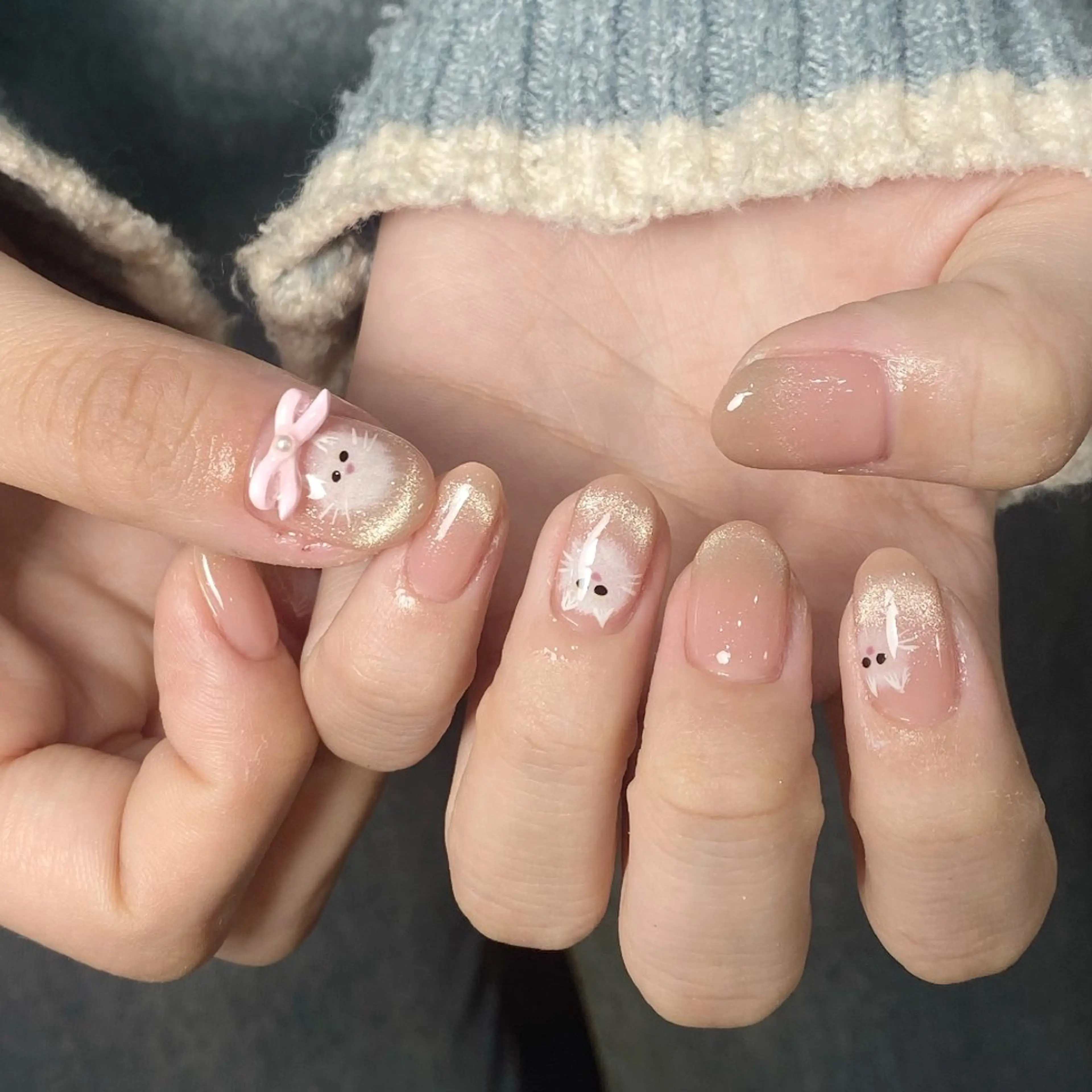 ネイル チークネイル フレンチネイル ジェルネイル ガラスフレンチ キラキラネイル ハンドネイル UM Nail Salonのネイルデザイン