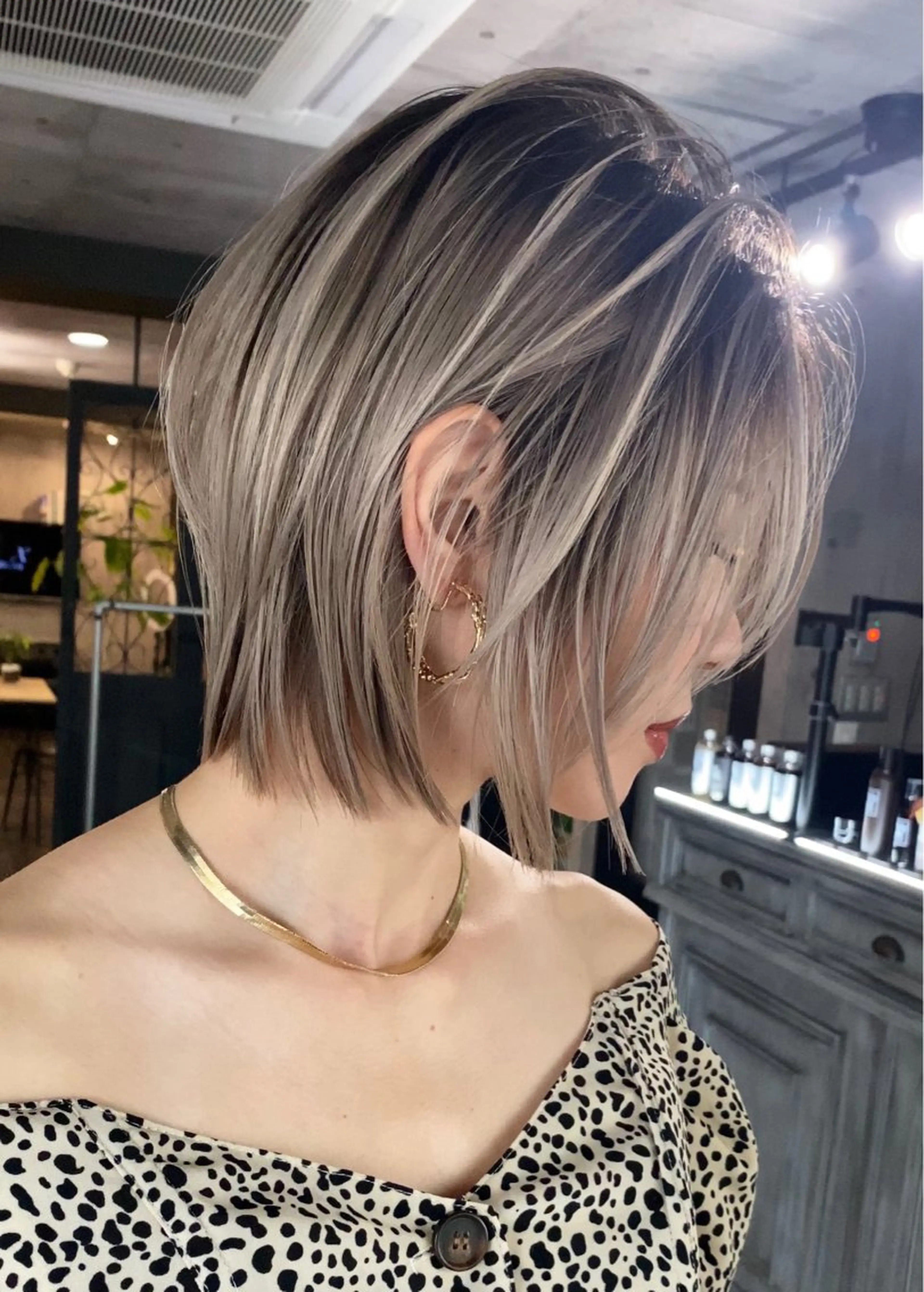 ショート XELVE所属・レイヤーカット特化 💜SARIのヘアスタイル