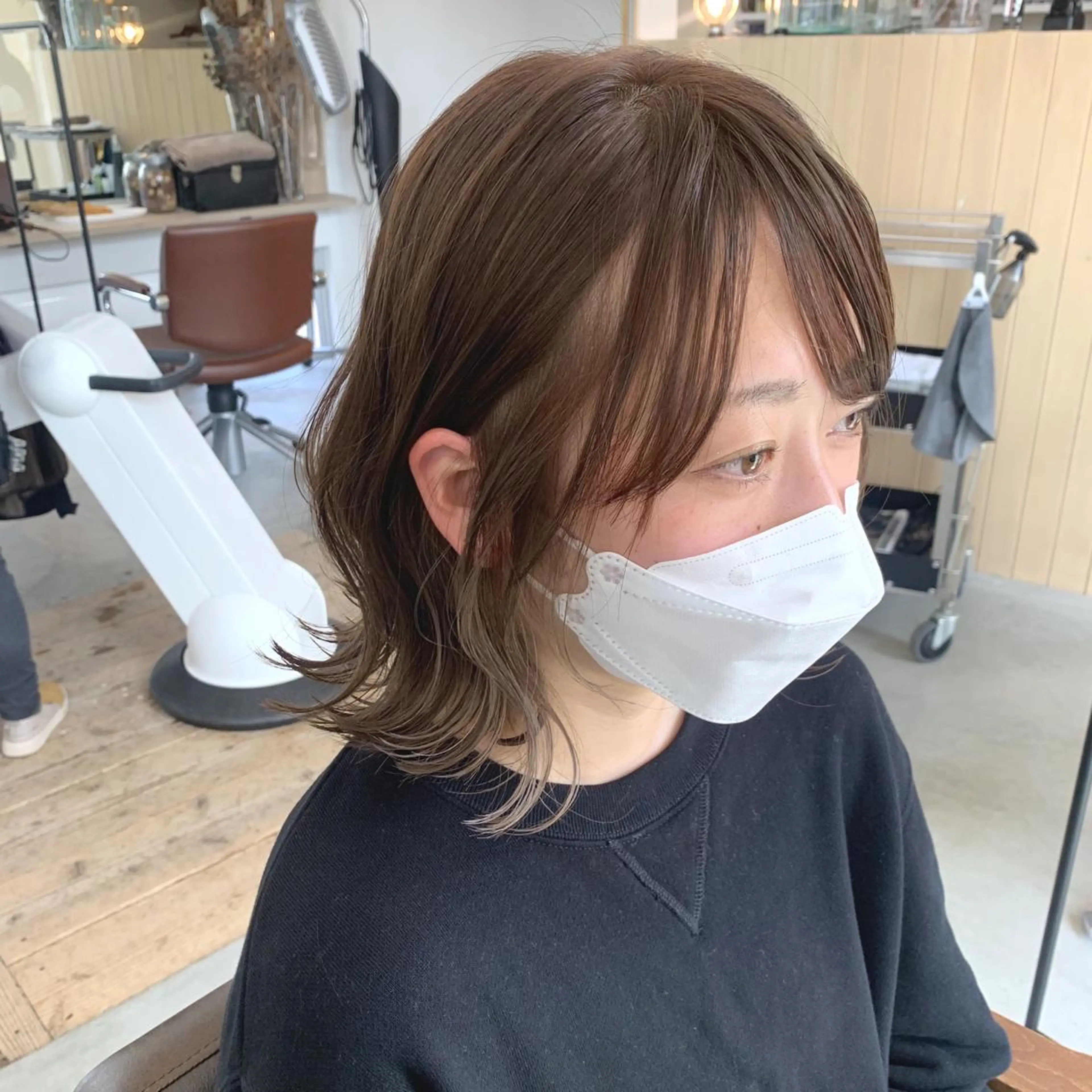 ミディアム カット ヘアカラー 綿貫 美雪のヘアスタイル