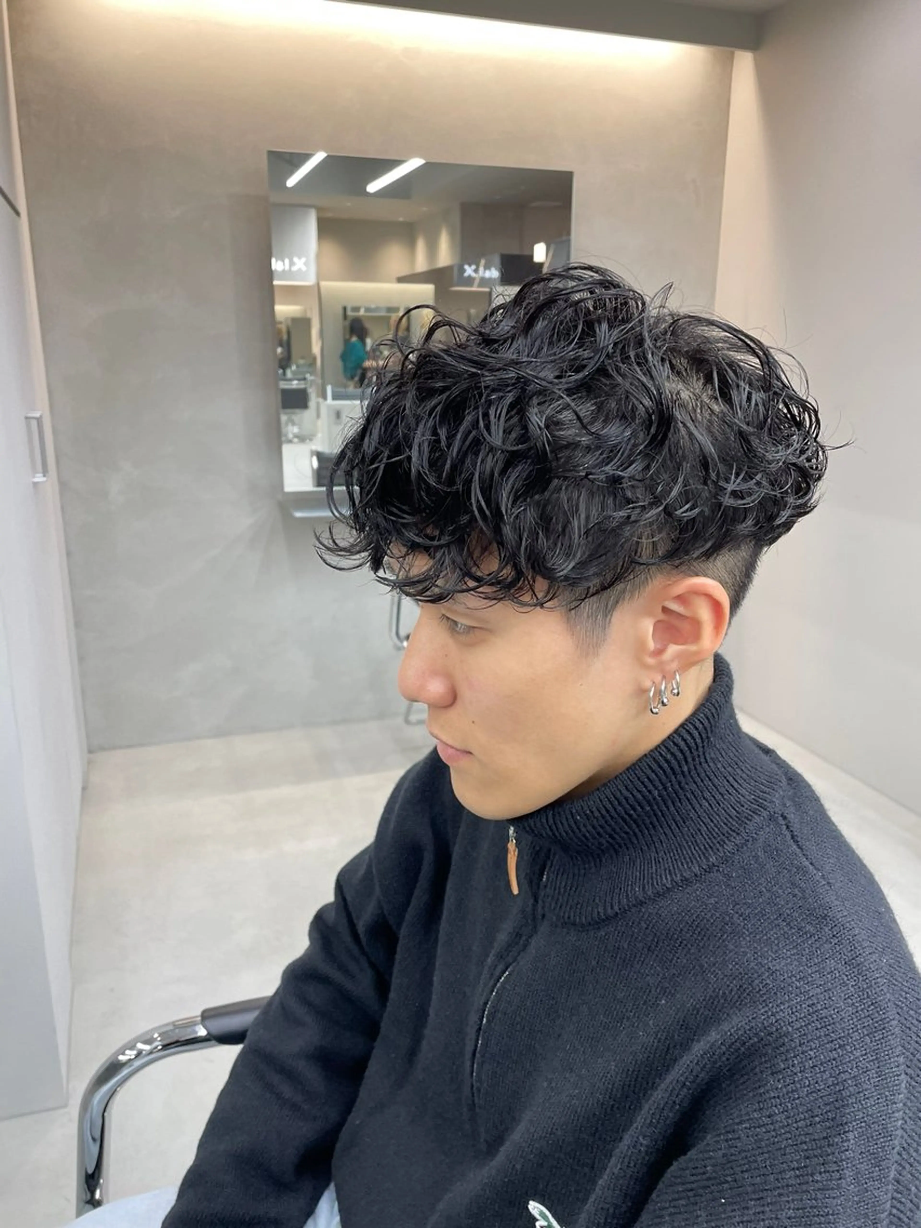 パーマ メンズ メンズパーマ スペインカール 刈り上げ 白濱 友樹のヘアスタイル