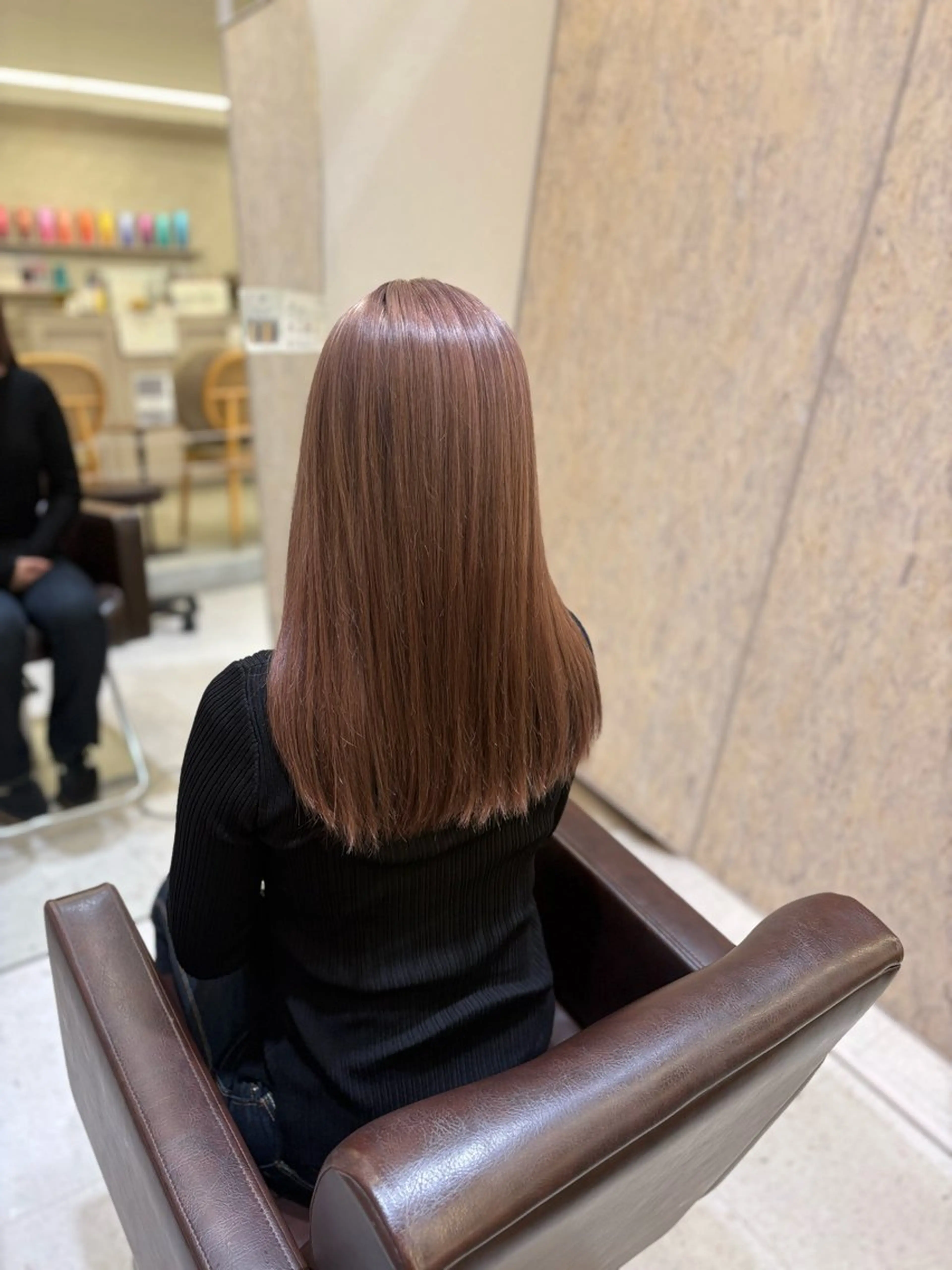 セミロング カラー ベージュカラー ブリーチ ピンクカラー ピンクベージュ 門田 夏鈴のヘアスタイル